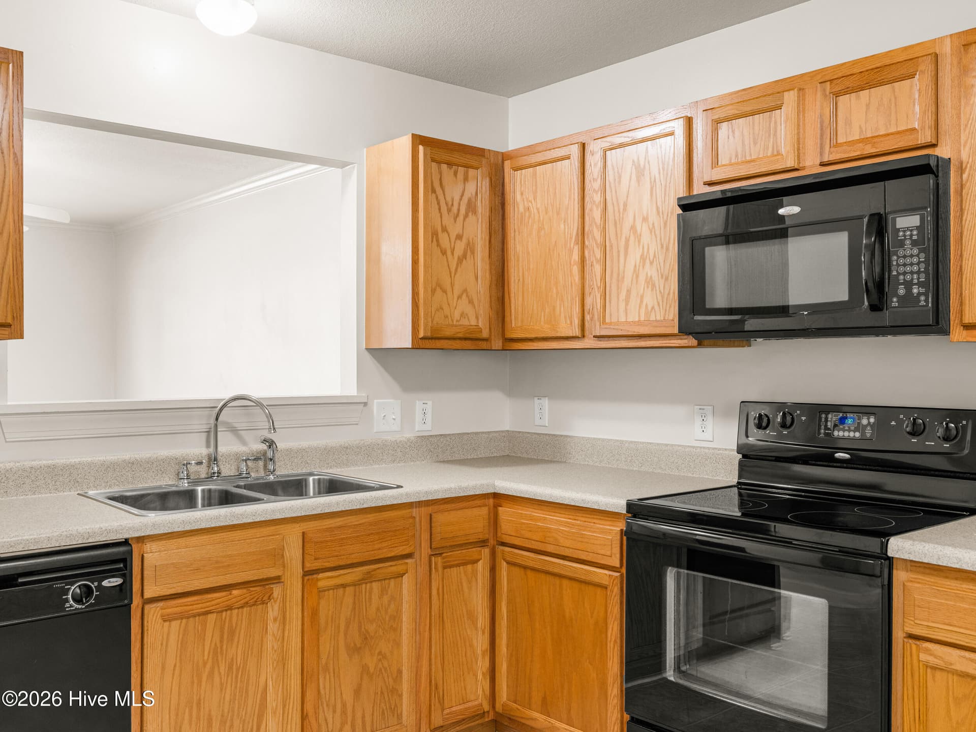 Townhouse at 403 Springwood Drive, Jacksonville, NC 28546, photo 14 of 30