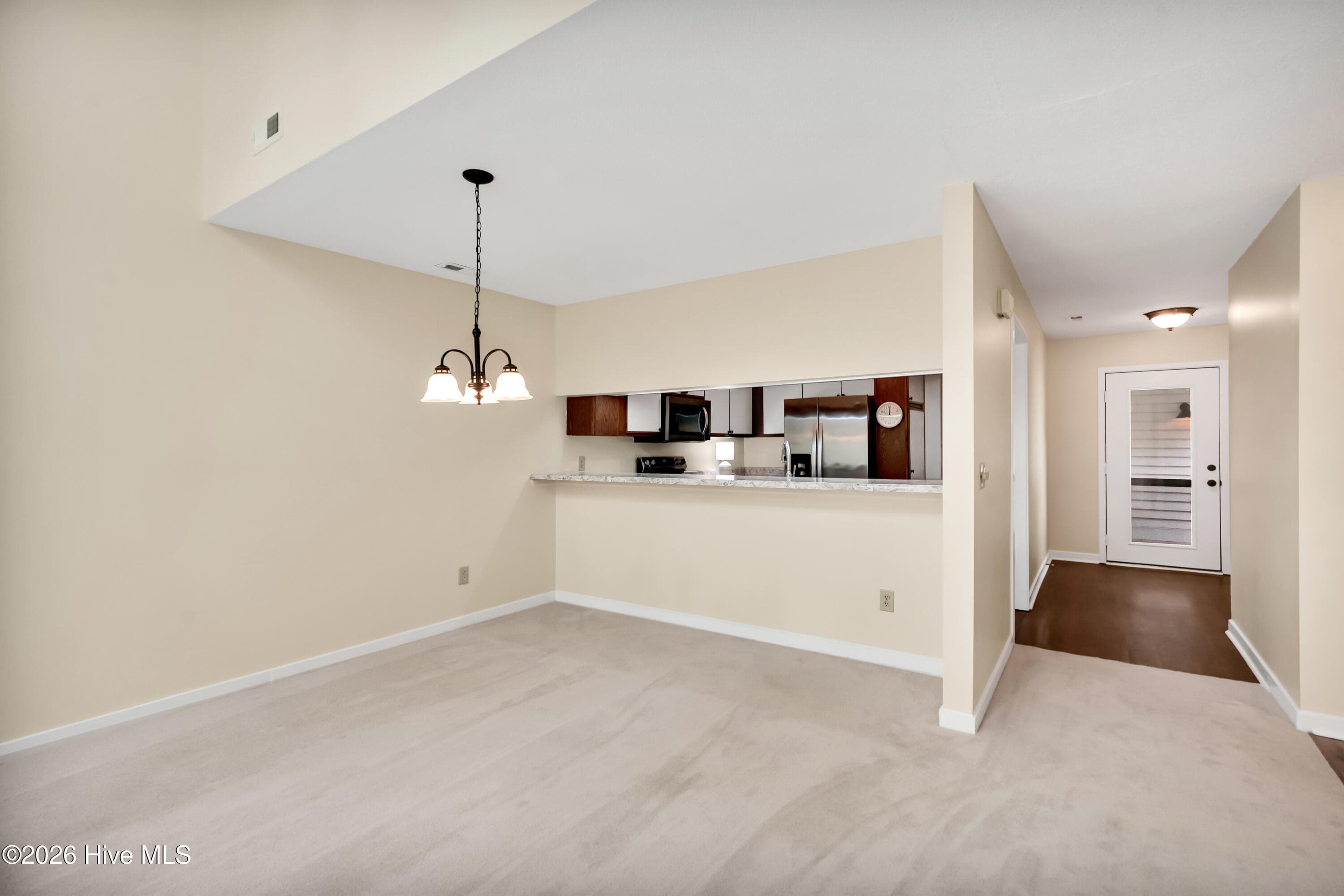Townhouse at 221 Inland Greens Circle, Wilmington, NC 28405, photo 14 of 44