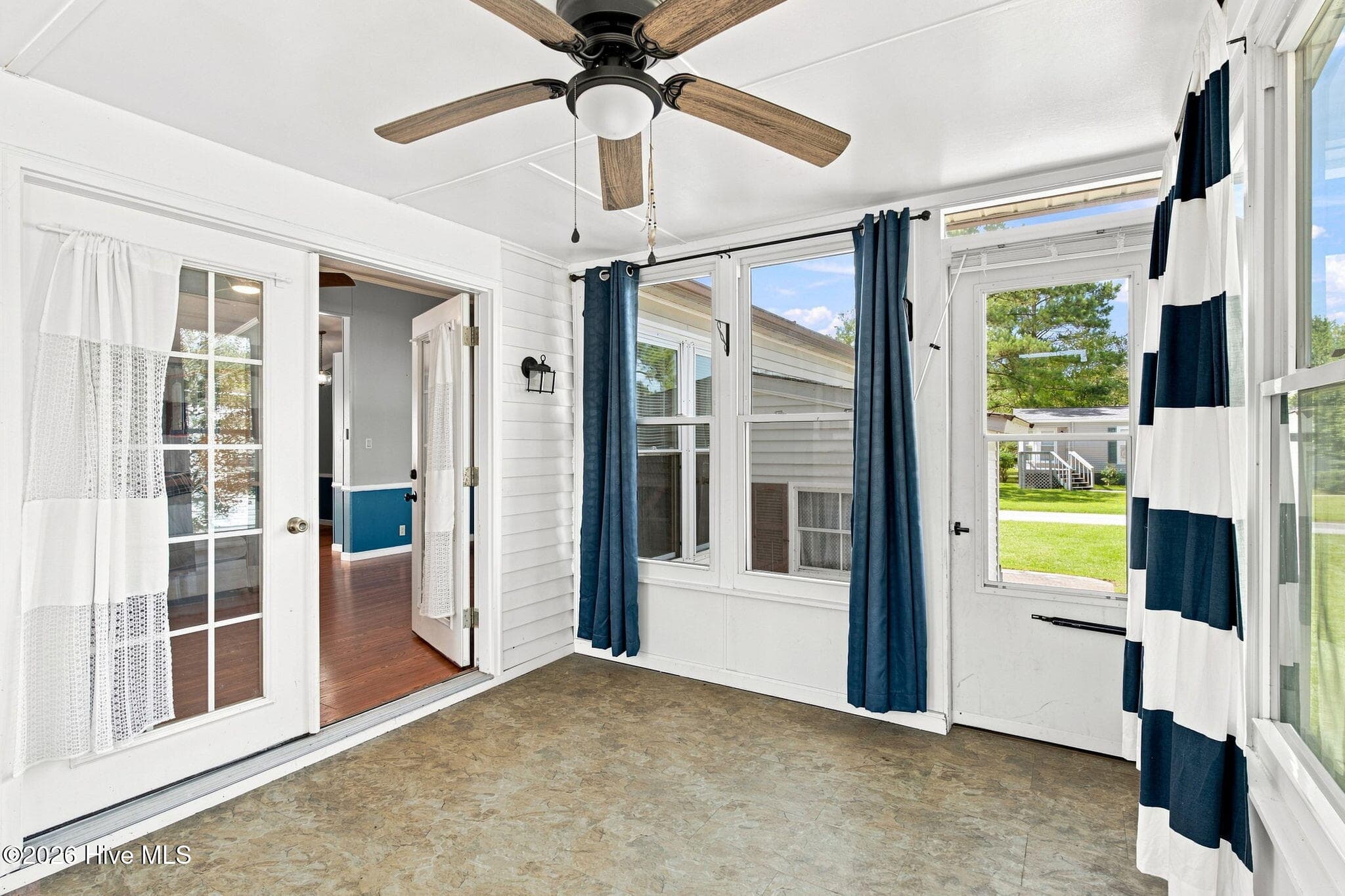 Manufactured Home at 900 Lighthouse Court, Hampstead, NC 28443, photo 30 of 44