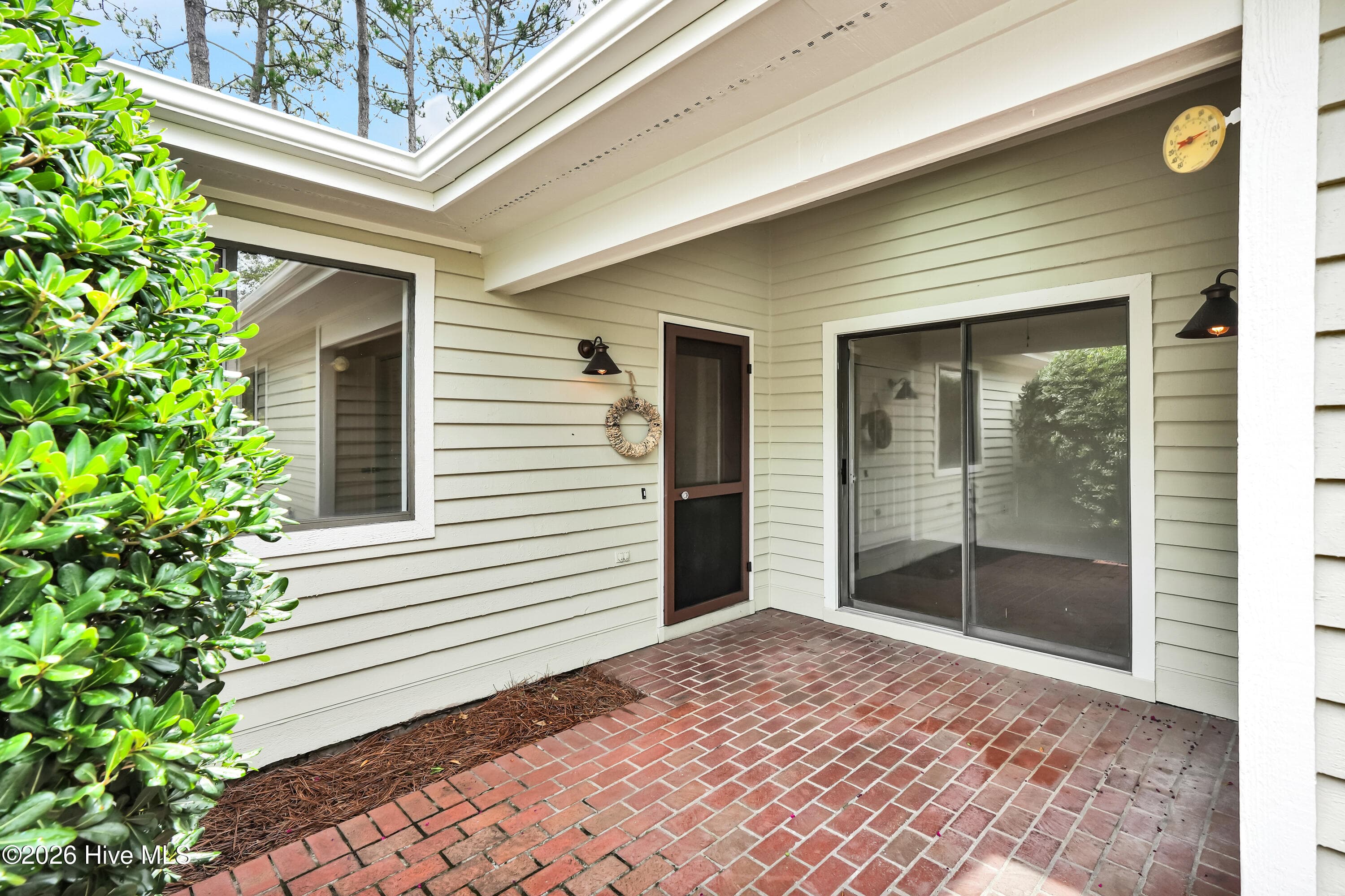 Townhouse at 221 Inland Greens Circle, Wilmington, NC 28405, photo 6 of 44