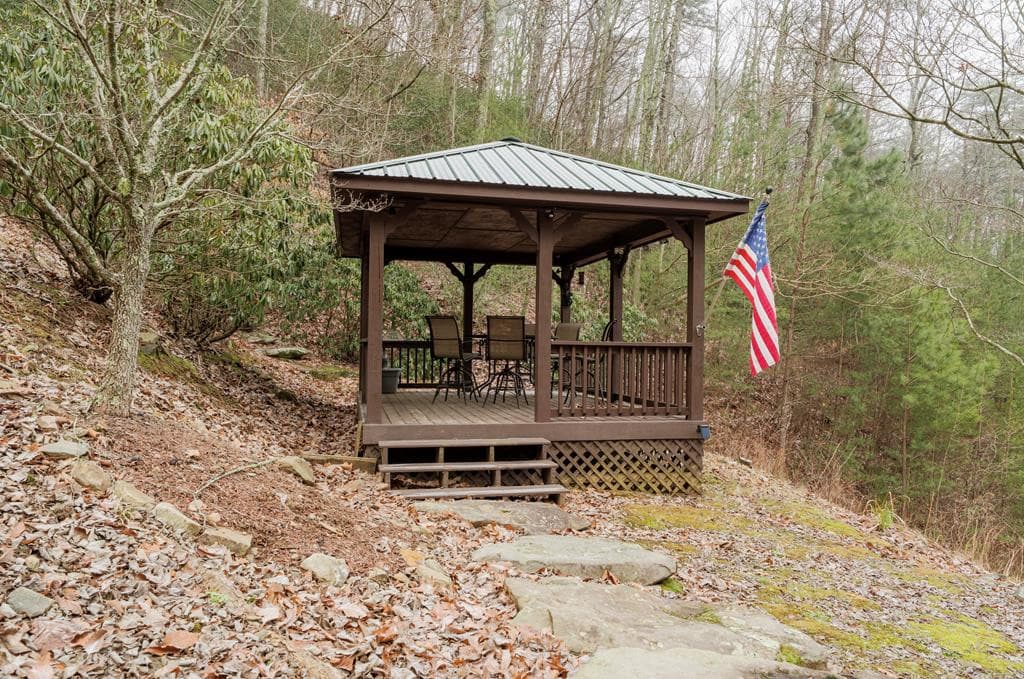 5 Acre Community Area with Fire Pit and Pavilion - Lot 120 Serene Pond Trail, Murphy, NC 28906