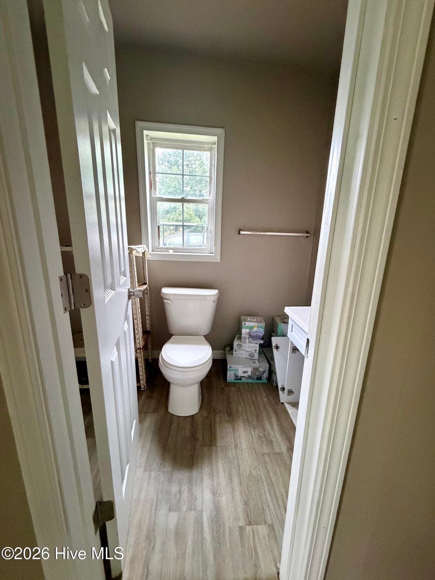 Single Family Residence at 207 E Peterson Street, Edenton, NC 27932, photo 4 of 10