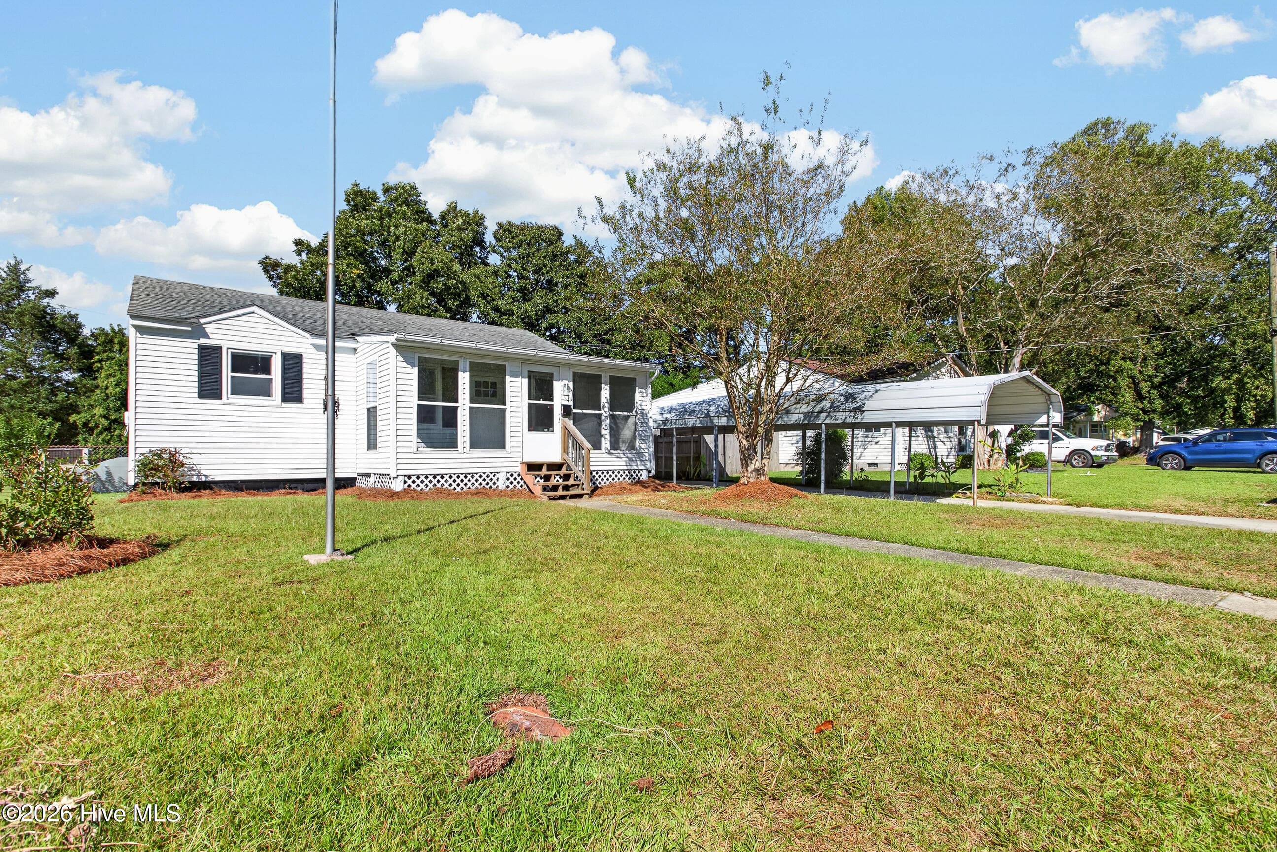Single Family Residence at 127 Bryan Place, Jacksonville, NC 28540, photo 4 of 36