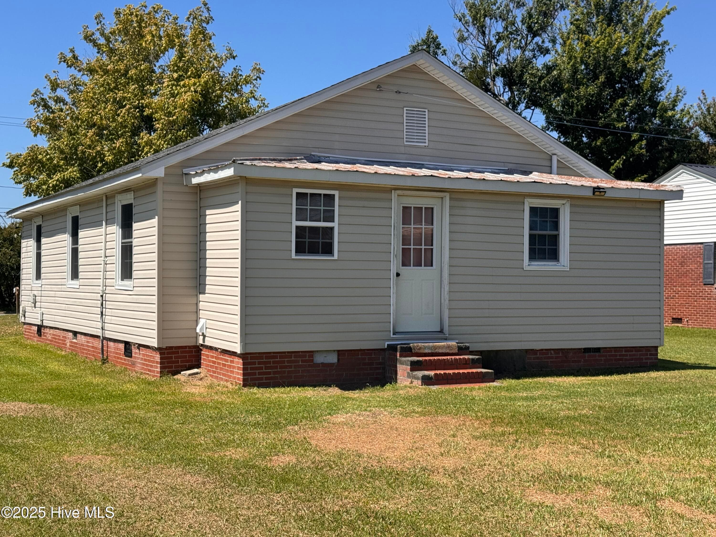 Single Family Residence at 107 S Mccaskey Road, Williamston, NC 27892, Williamston, photo 3 of 3