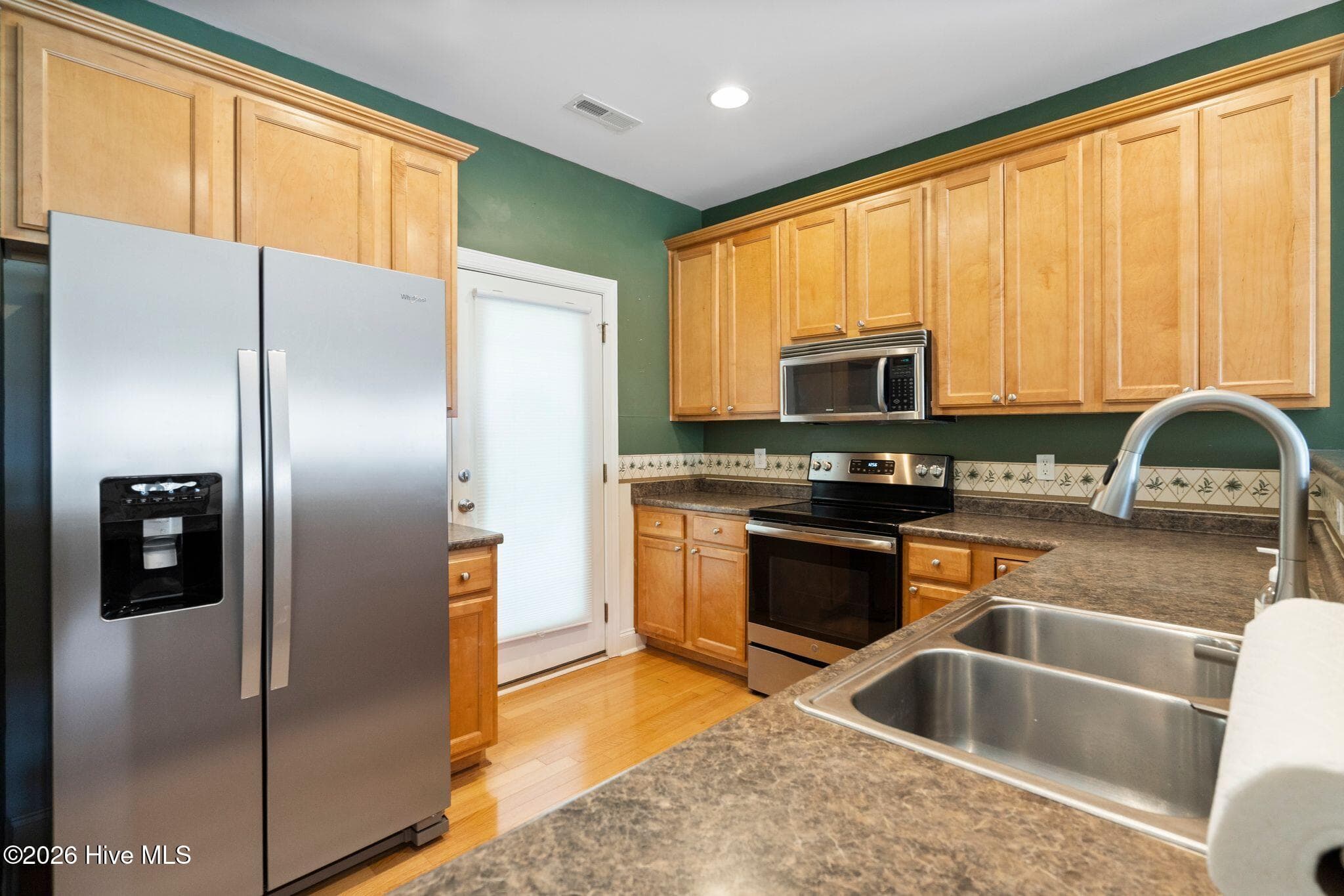 Townhouse at 100 Painted Bunting Court, Hampstead, NC 28443, photo 16 of 58