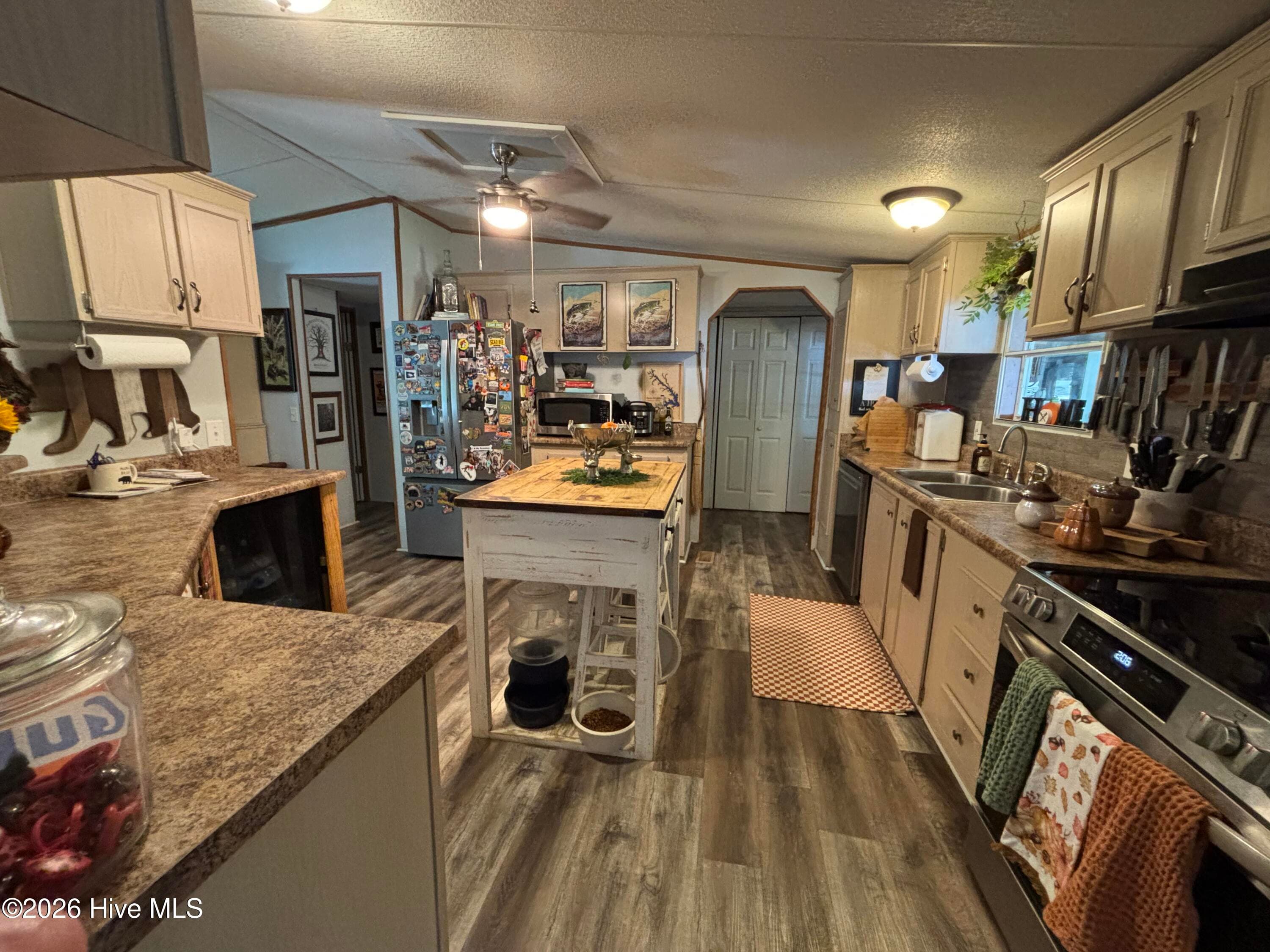 Manufactured Home at 1370 Forest Lake Drive, Lincolnton, GA 30817, photo 12 of 48