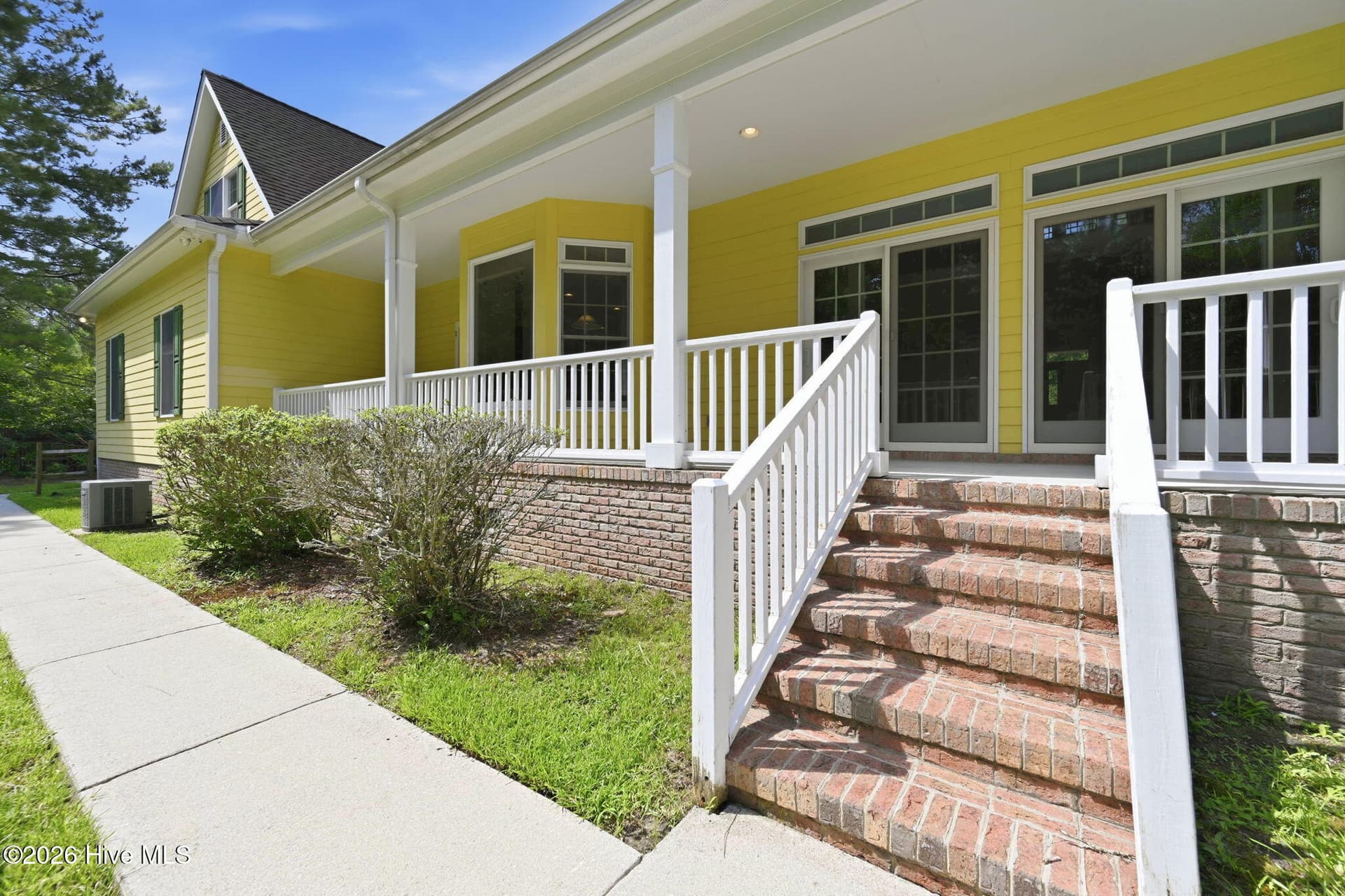 Single Family Residence at 303 Creekview Drive, Hampstead, NC 28443, photo 14 of 56