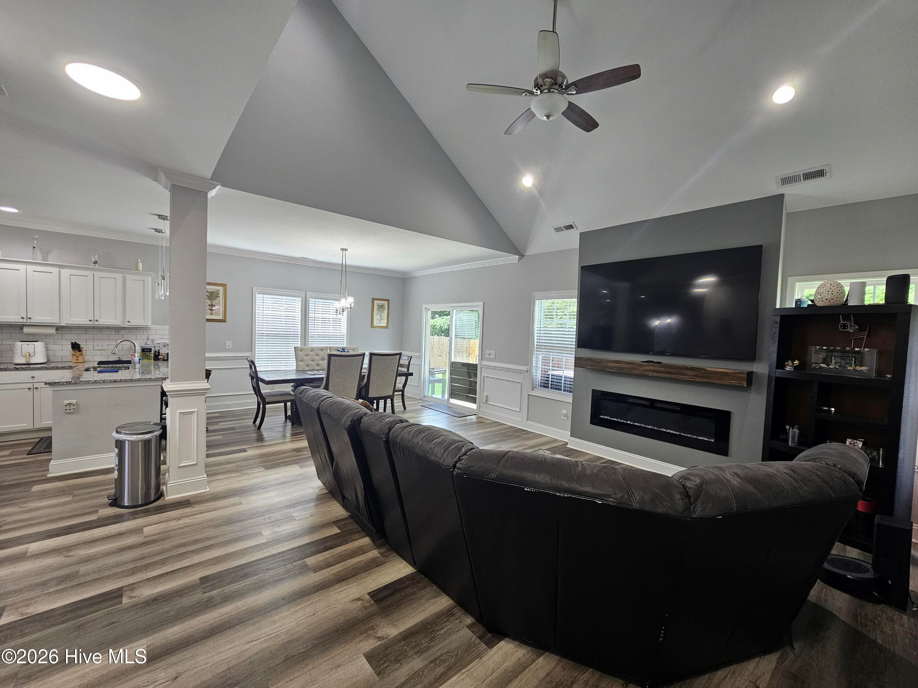 Single Family Residence at 109 Fox Cove Crossing, Jacksonville, NC 28546, photo 7 of 24