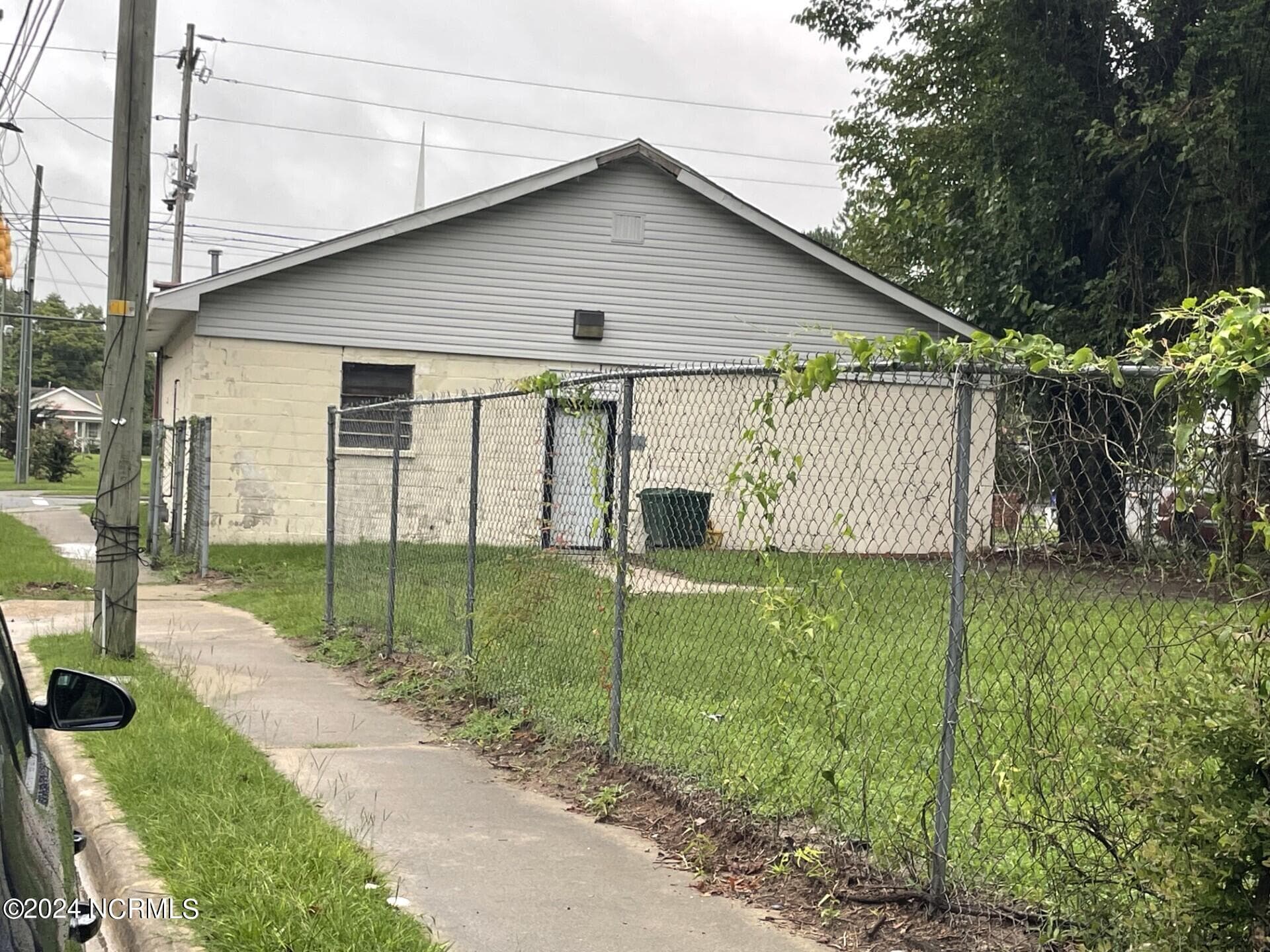 Commercial Sale at 1117 W 3rd Street, Greenville, NC 27834, photo 2 of 10