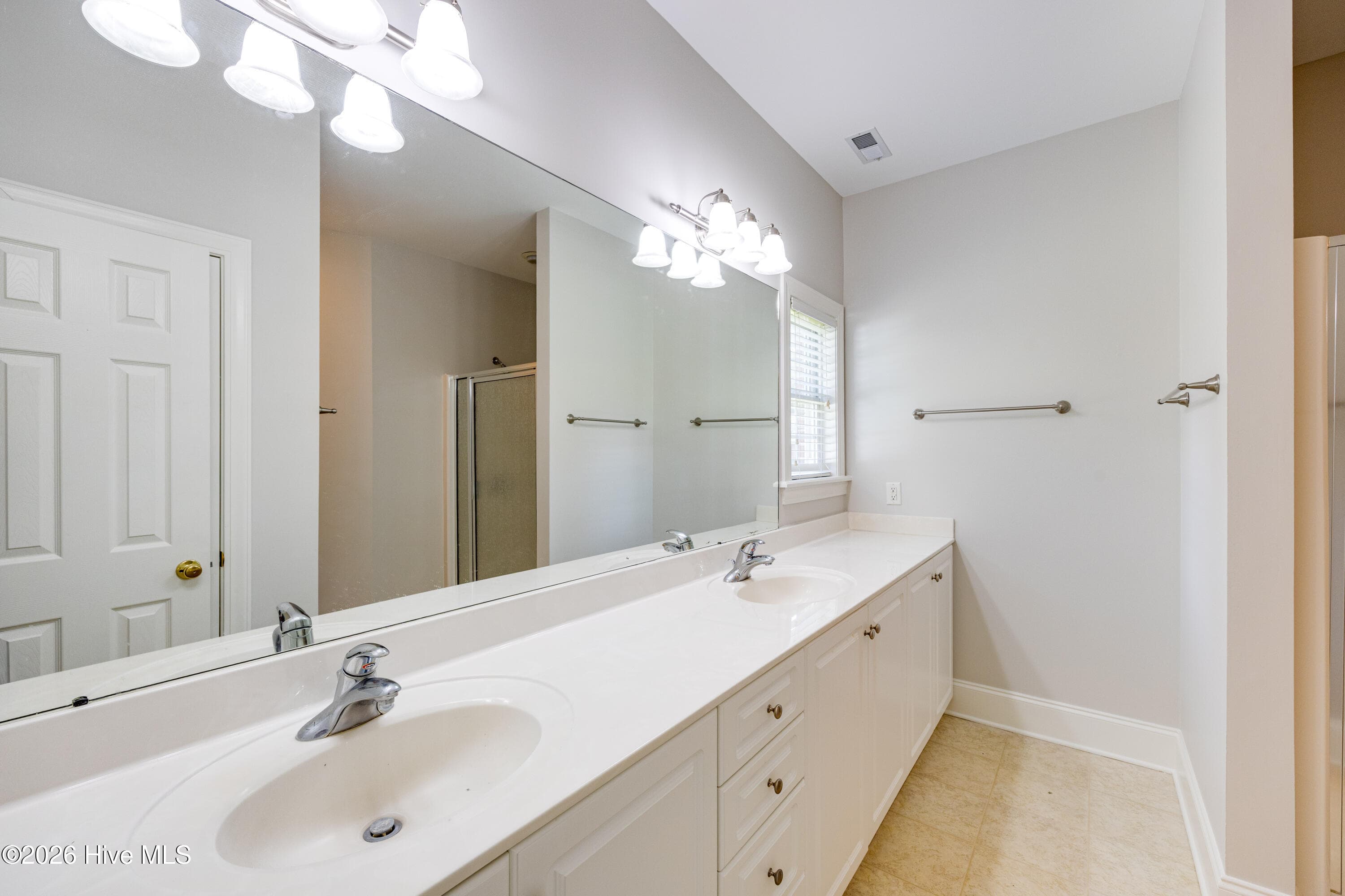 Single Family Residence at 207 Inda Way, Washington, NC 27889, Washington, photo 15 of 41
