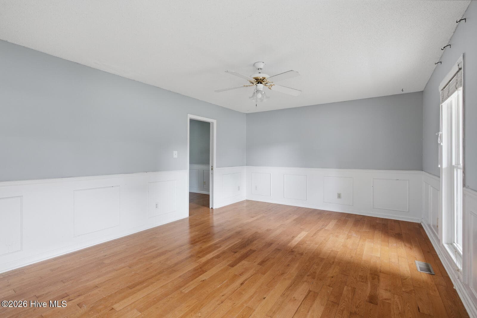 Single Family Residence at 106 Broken Oak Court, Jacksonville, NC 28540, photo 5 of 31