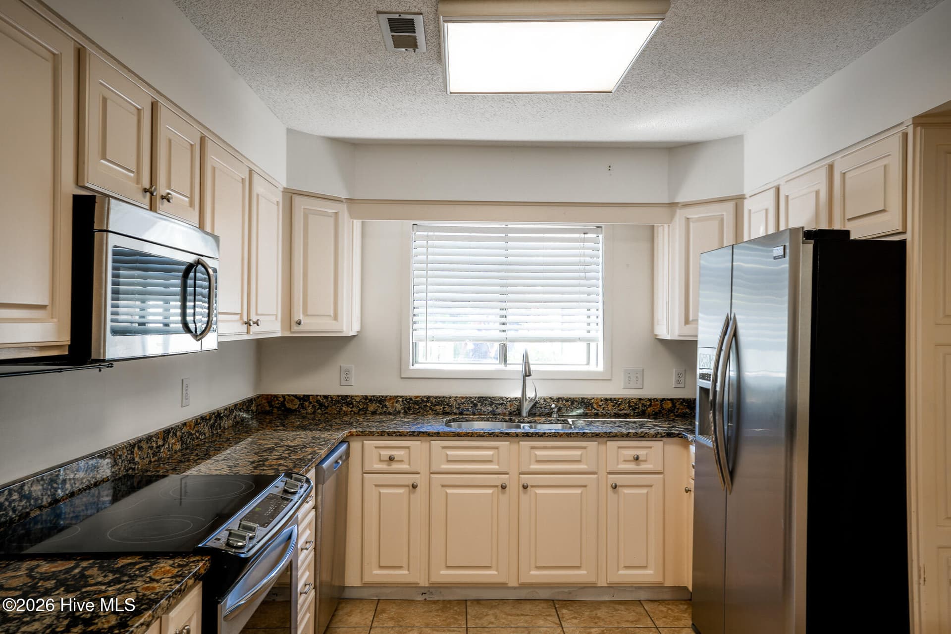 Townhouse at 211 Inland Greens Circle, Wilmington, NC 28405, photo 112 of 114