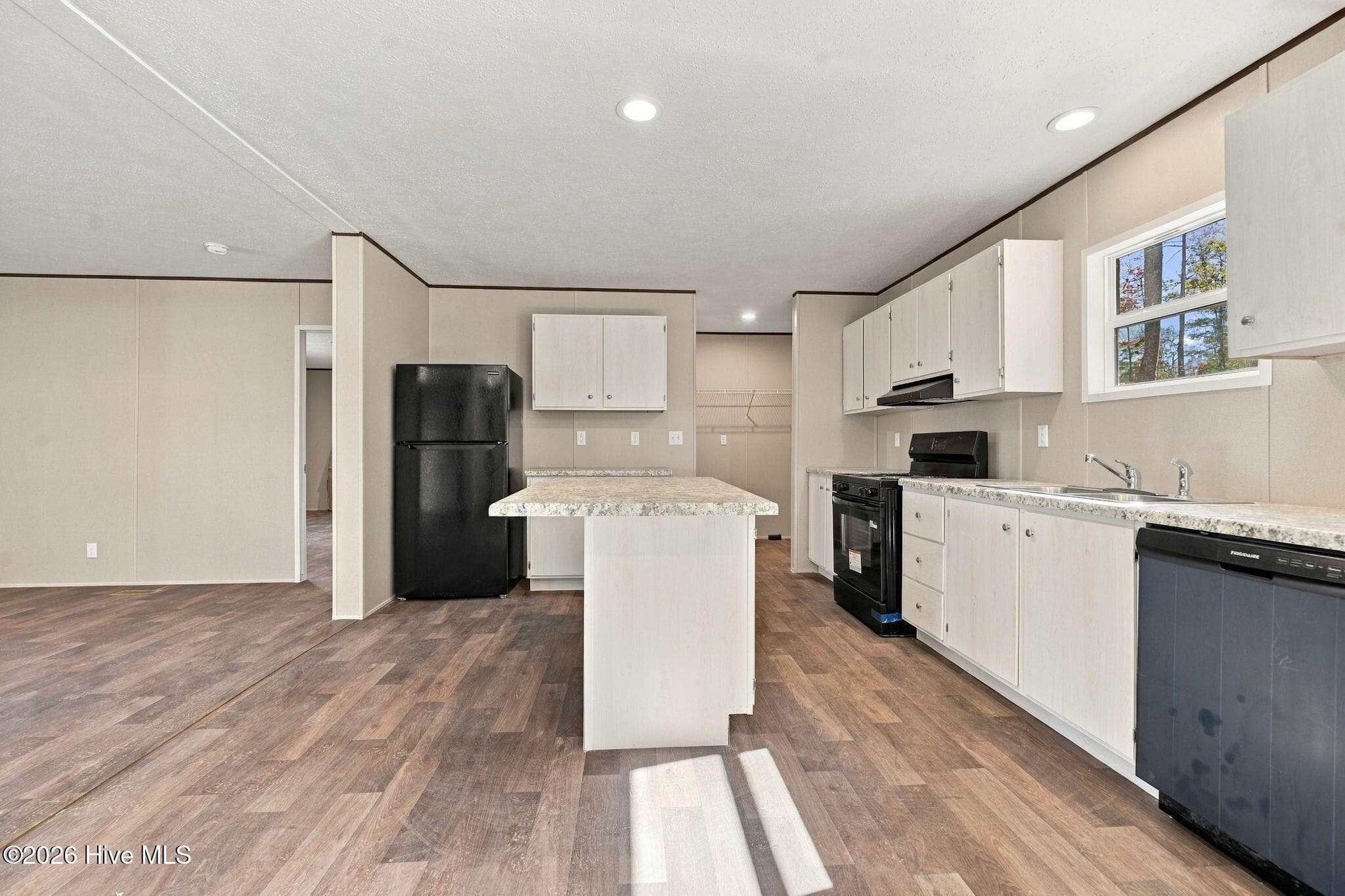 Manufactured Home at 313 Loganberry Lane, Hayesville, NC 28904, photo 10 of 30