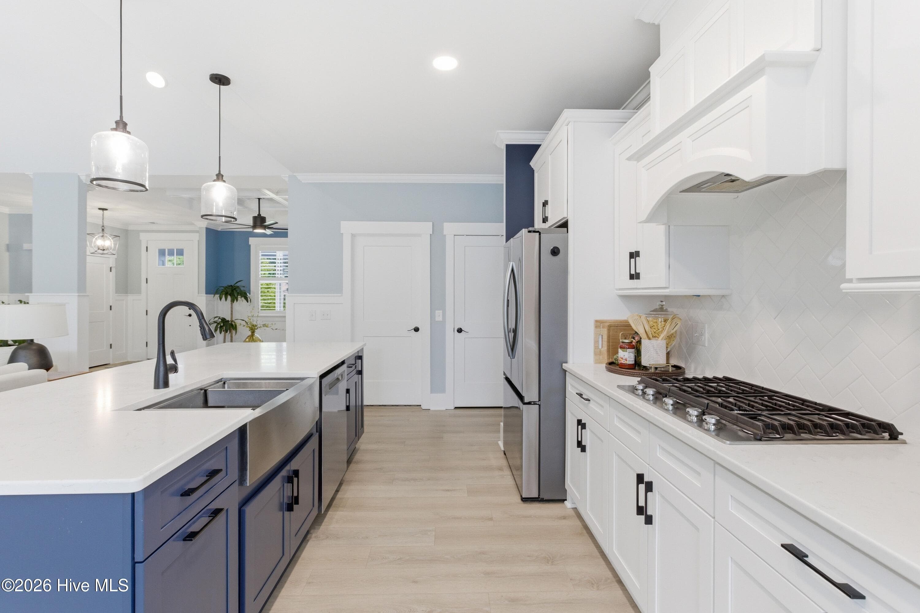 Single Family Residence at 194 Hampton Court, Hampstead, NC 28443, photo 3 of 4