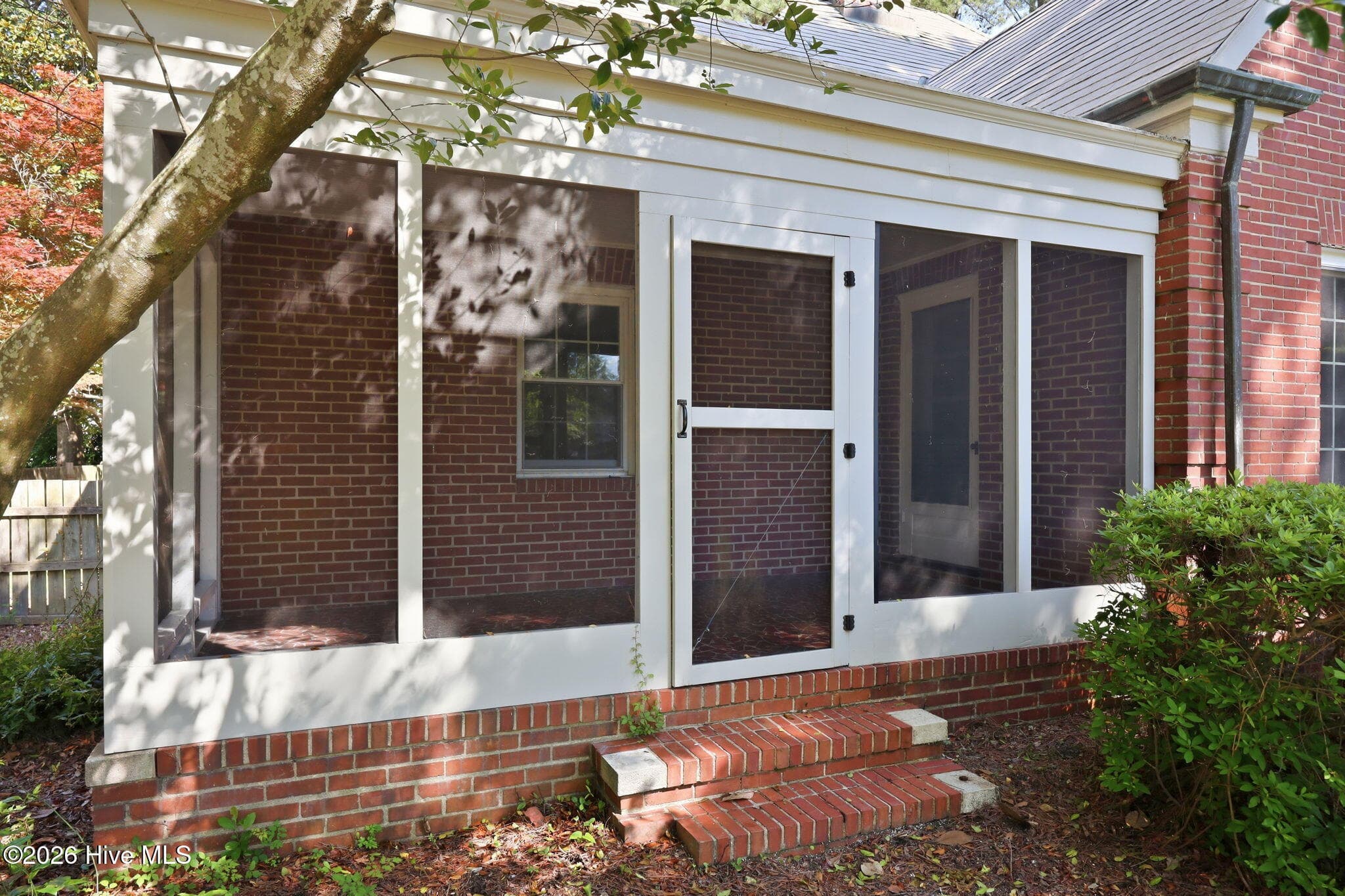 Single Family Residence at 1108 Summit Avenue, Washington, NC 27889, photo 4 of 49