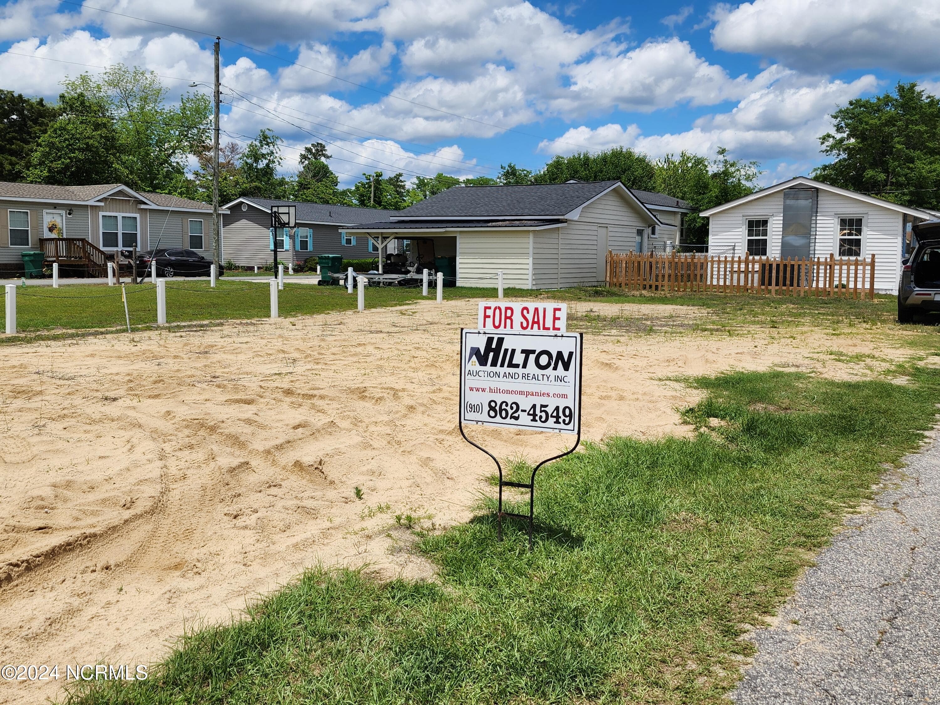 Residential Lot at 27 Moore Street, Elizabethtown, NC 28337, Elizabethtown, photo 3 of 9