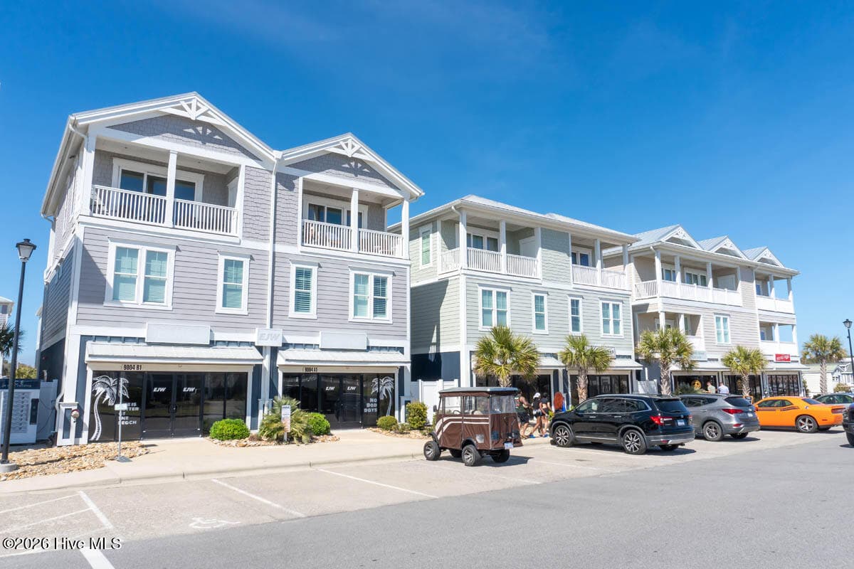 Commercial opportunity awaits. - 9004 Louise Avenue A1 & B1, Emerald Isle, NC 28594