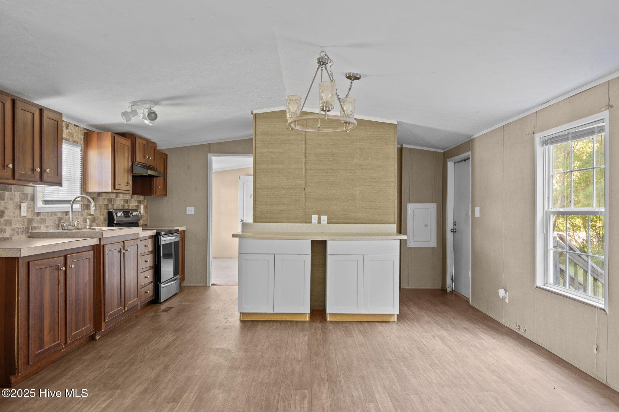 Manufactured Home at 120 8th Street, Bolton, NC 28423, photo 10 of 49