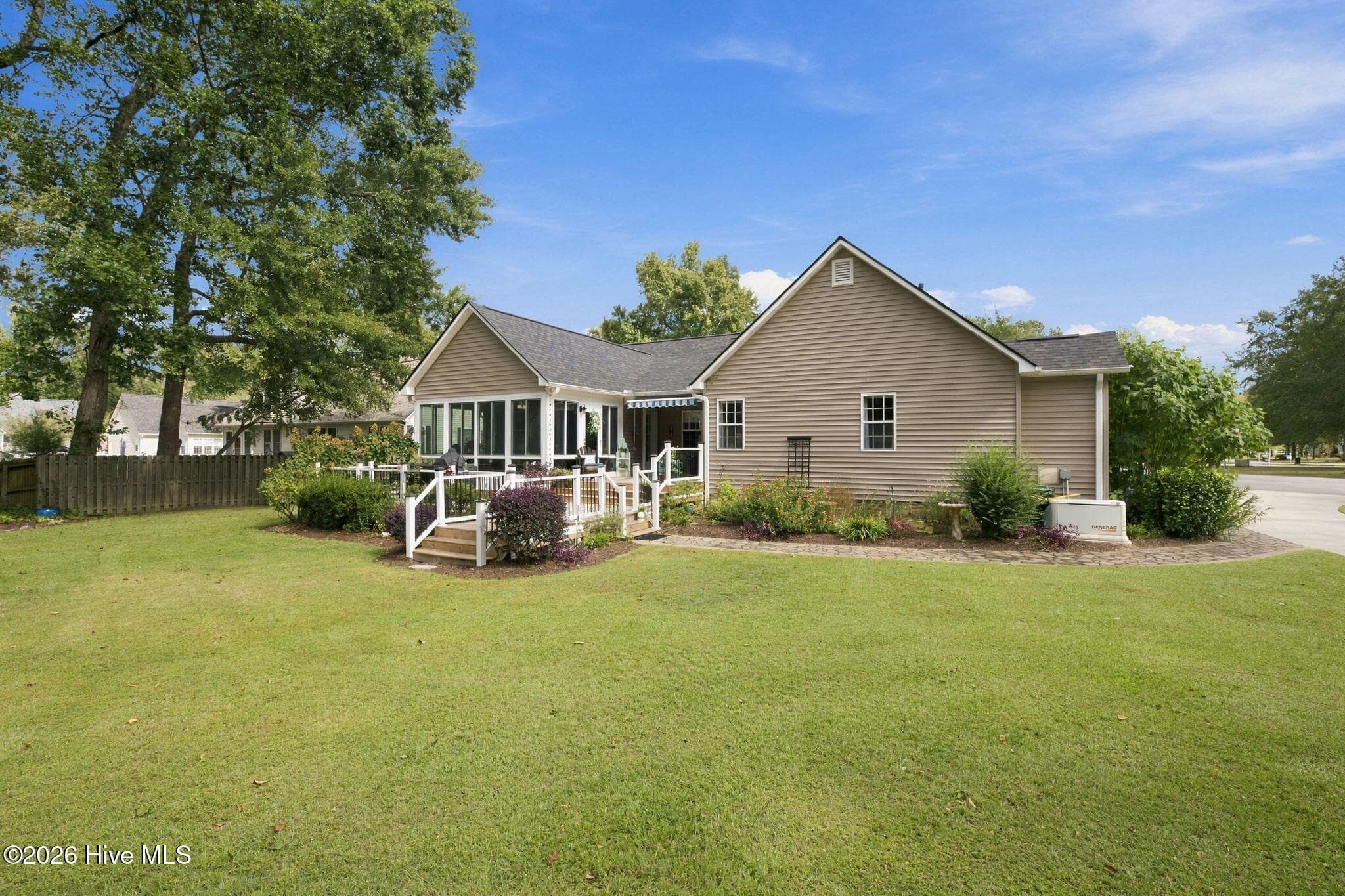 Single Family Residence at 100 Fern Court, New Bern, NC 28562, photo 7 of 53