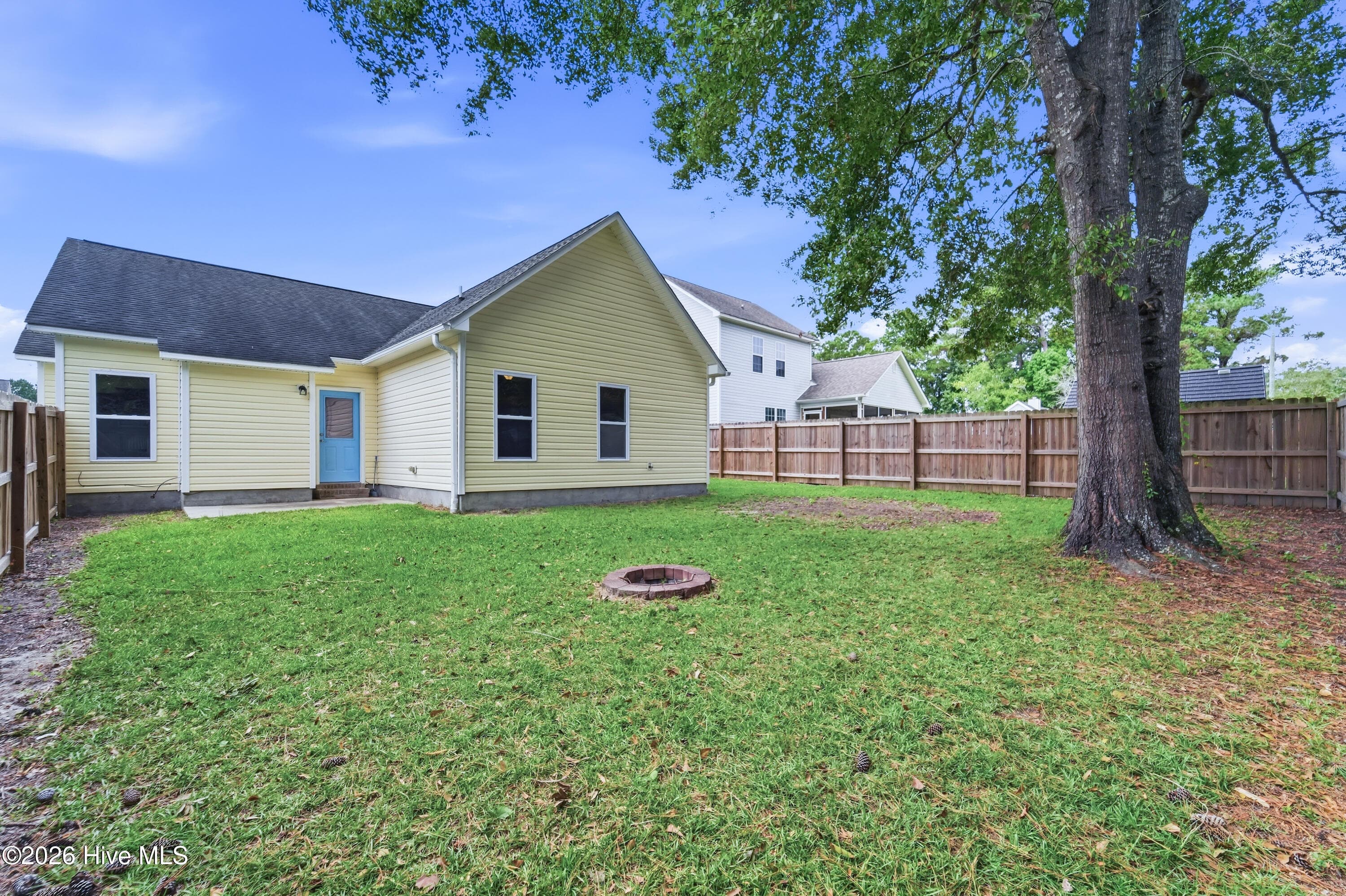 Single Family Residence at 103 Forsythia Court, Jacksonville, NC 28546, photo 18 of 48