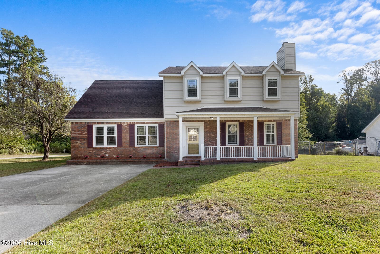 2644 Idlebrook Circle, Midway Park, NC 28544