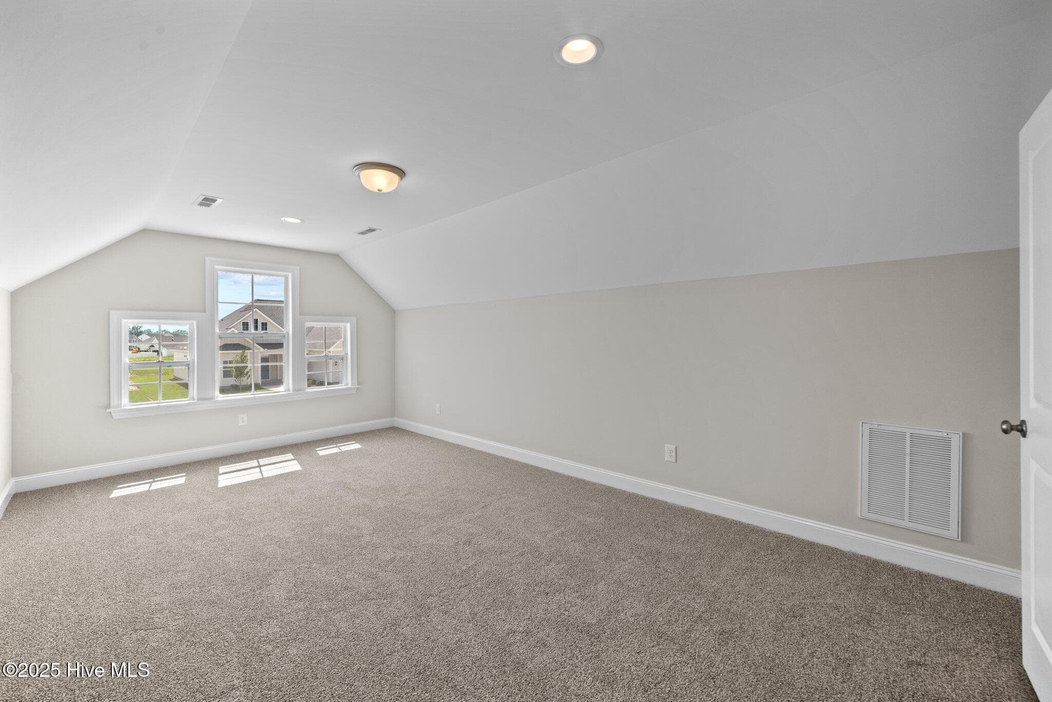 Photo of similar home - 3209 Honeysuckle Drive, Winterville, NC 28590