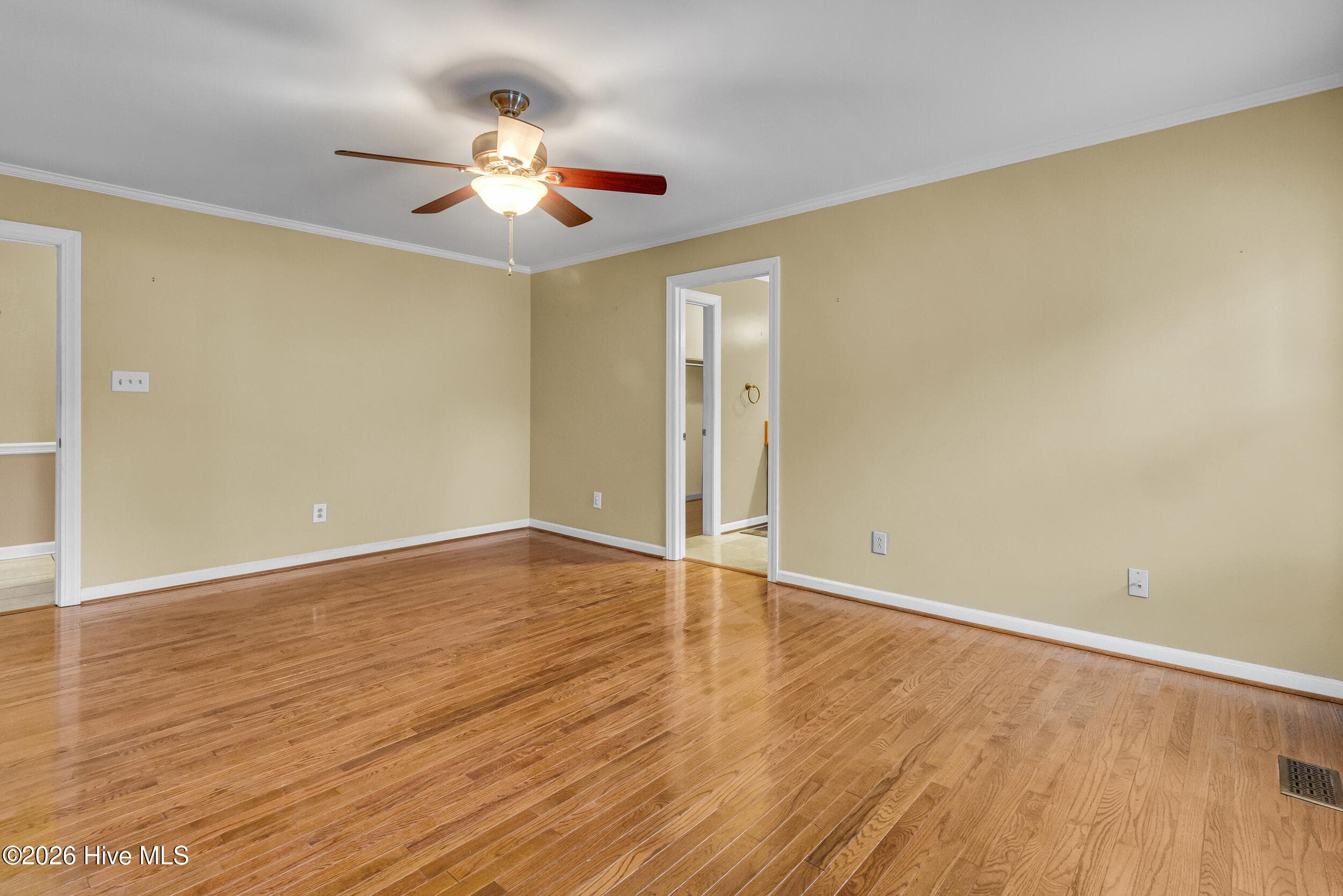Single Family Residence at 2514 Hickory Street, New Bern, NC 28562, photo 13 of 33