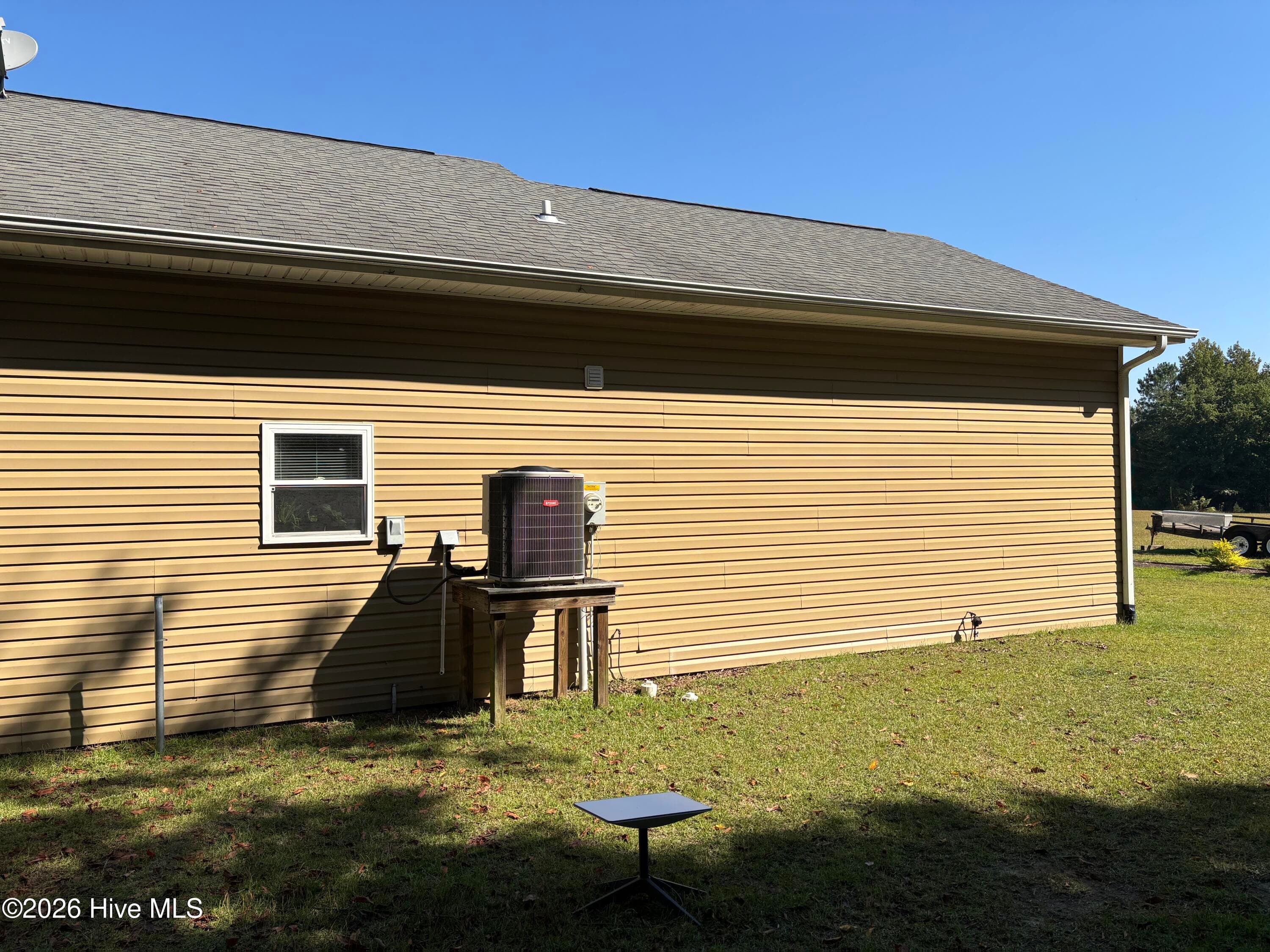 Other side, rear of building - 593 La Wane Lane, Trenton, NC 28585