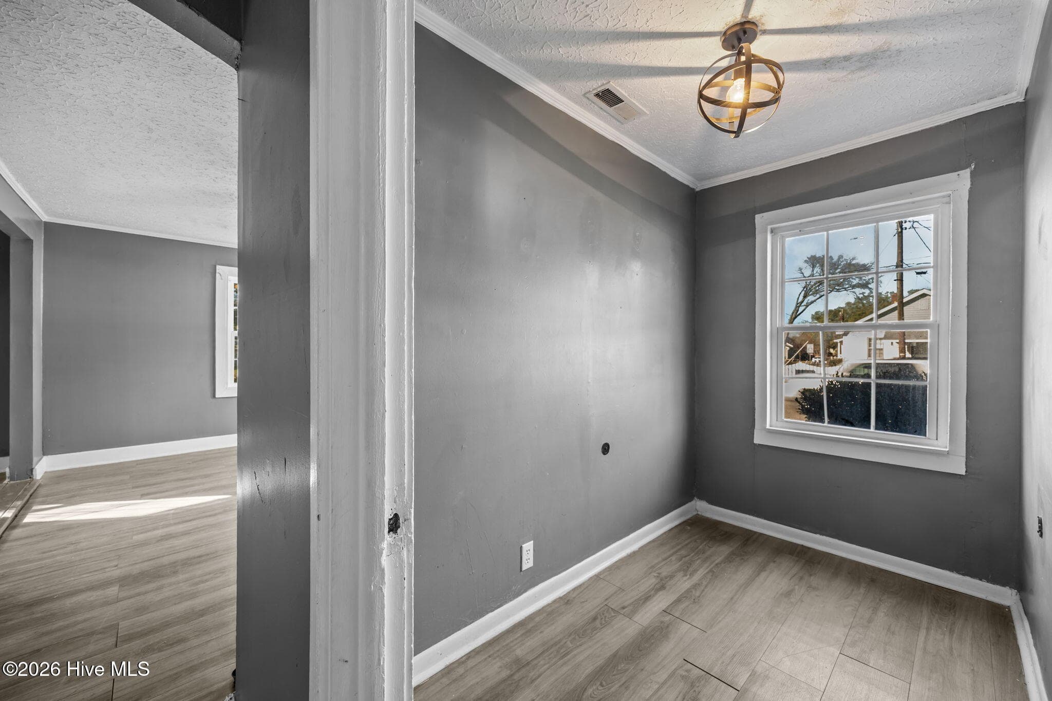 Single Family Residence at 1402 Wooster Street, Wilmington, NC 28401, photo 2 of 7
