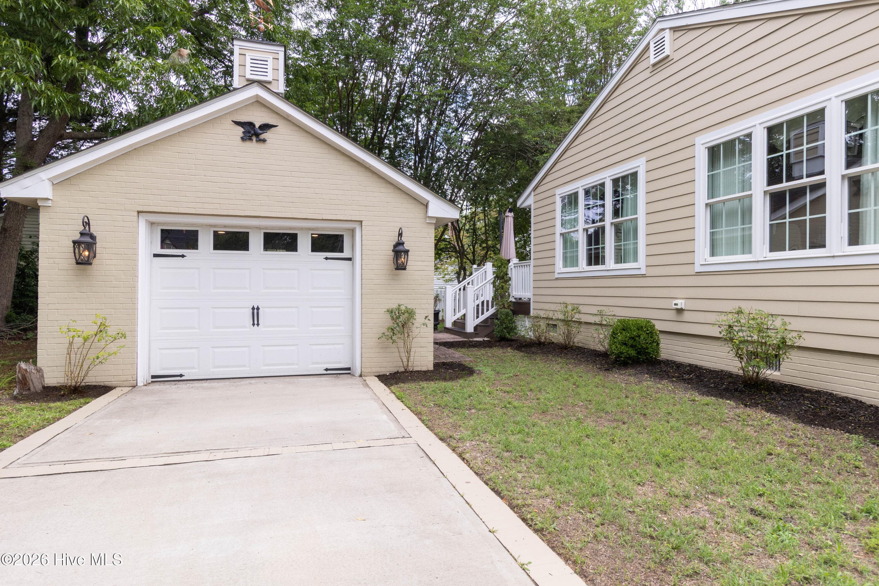 Single Family Residence at 221 E Water Street, Edenton, NC 27932, photo 3 of 39