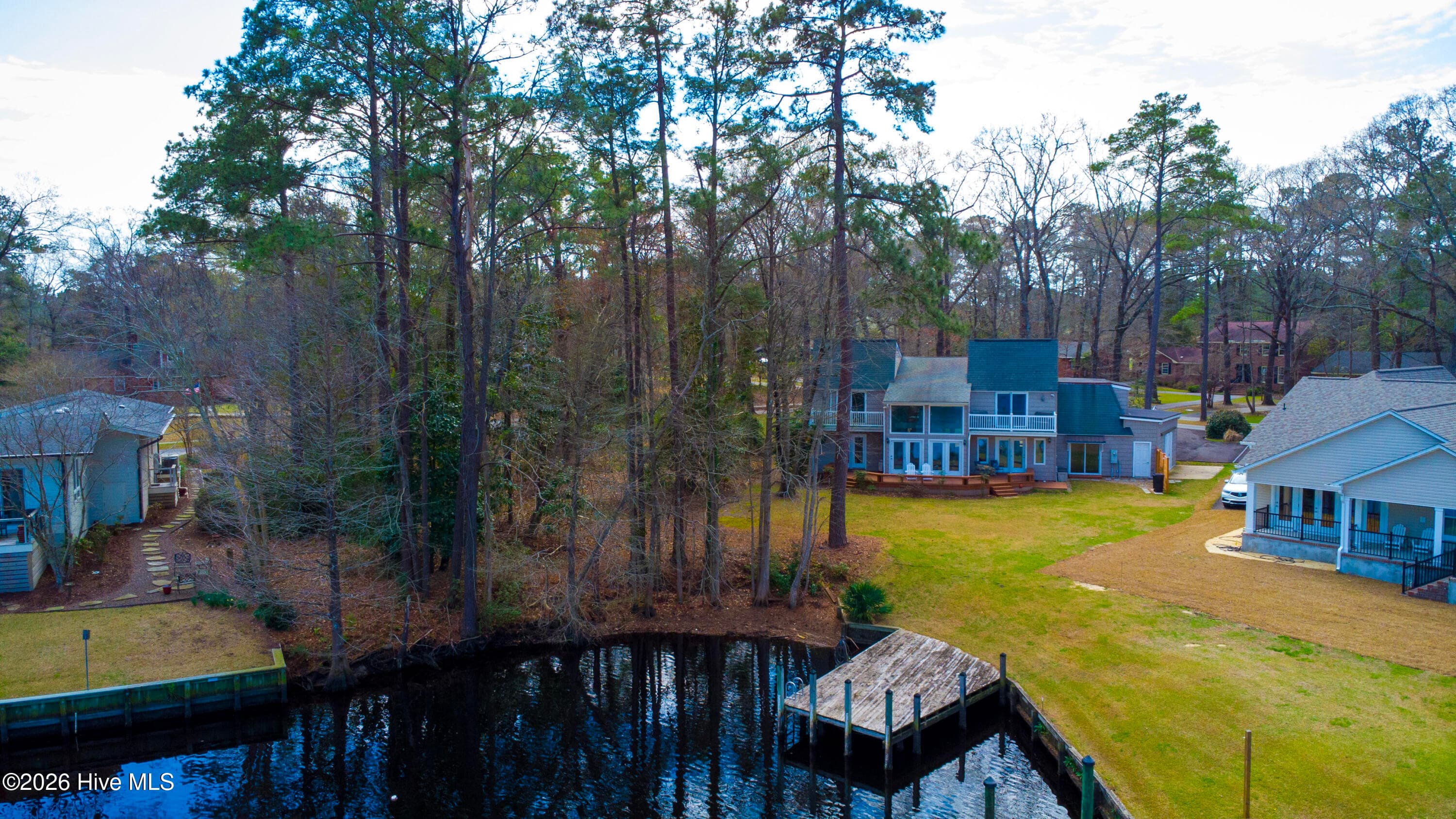 Single Family Residence at 302 Plantation Drive, New Bern, NC 28562, photo 7 of 7