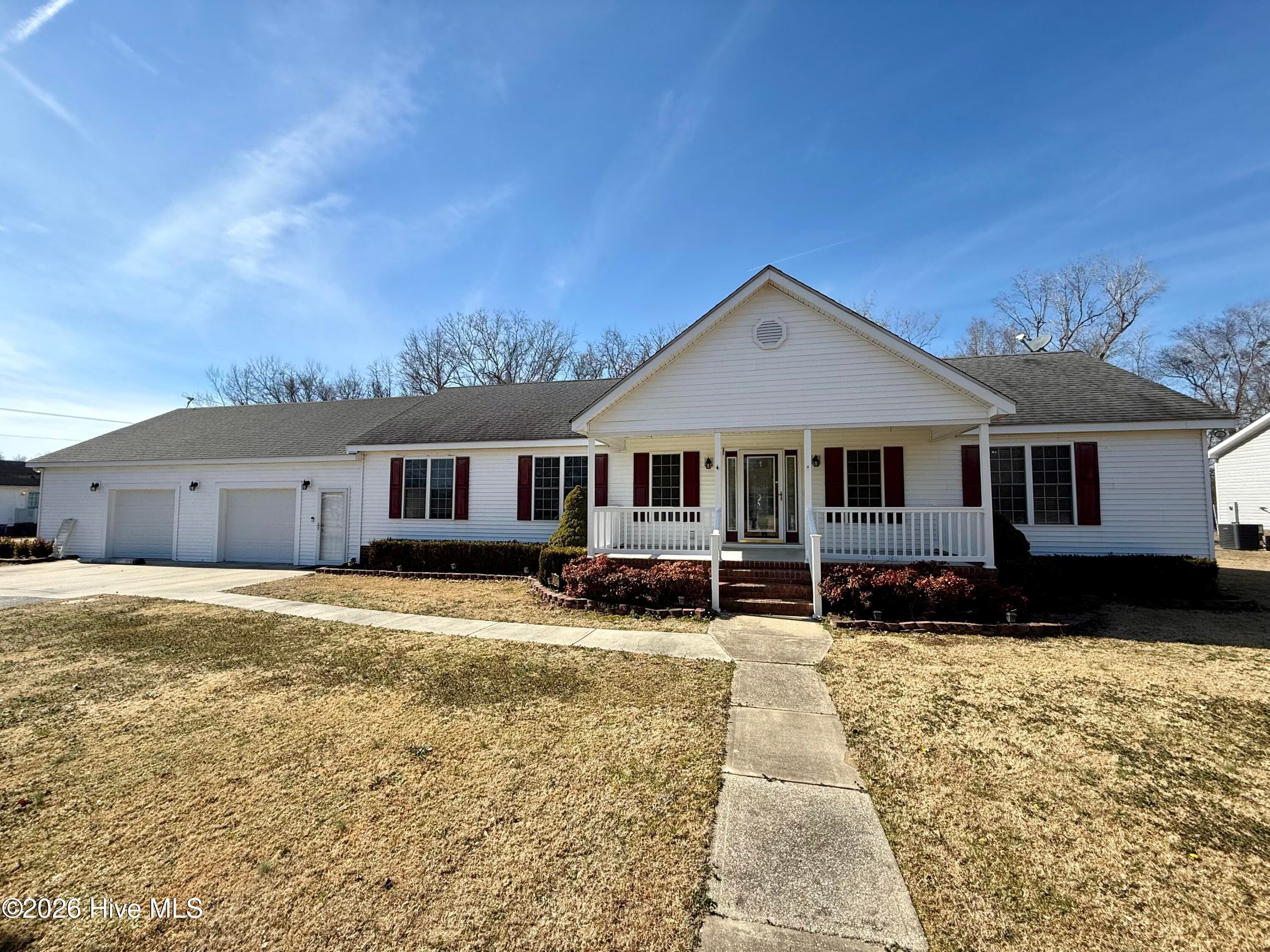 Manufactured Home at 1045 Mascot Lane, Williamston, NC 27892, Williamston, photo 7 of 64