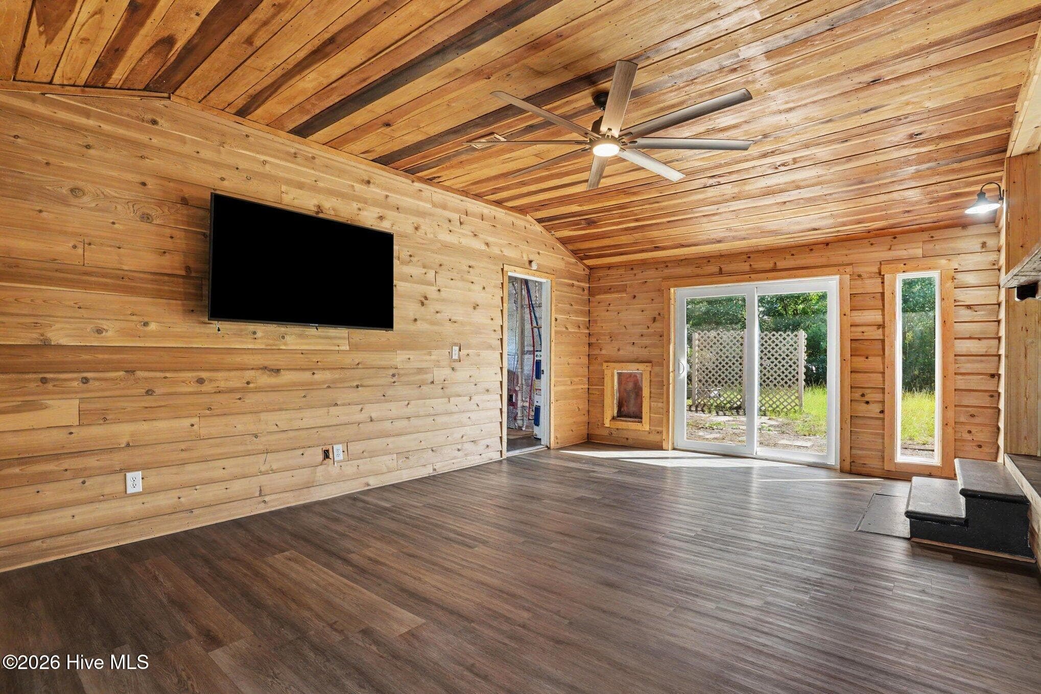 Single Family Residence at 124 N Middleton Avenue, Oak Island, NC 28465, Oak Island, photo 16 of 48