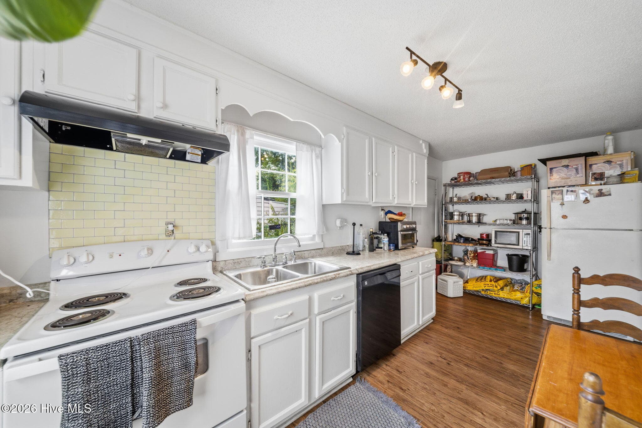 Triplex at 418 Campbell Street, Wilmington, NC 28401, photo 50 of 59
