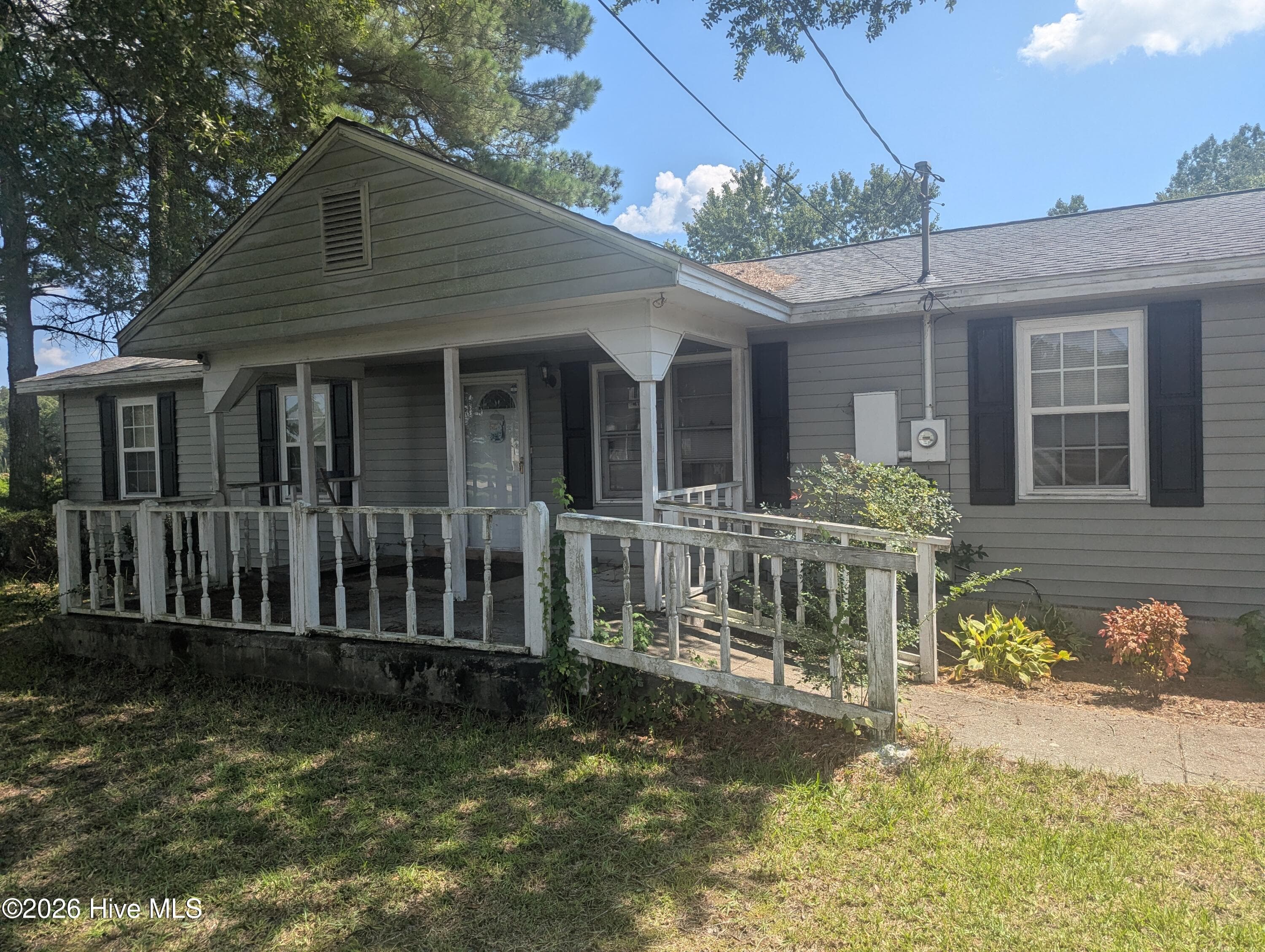 Single Family Residence at 720 Old Moore Road, Selma, NC 27576, photo 2 of 17