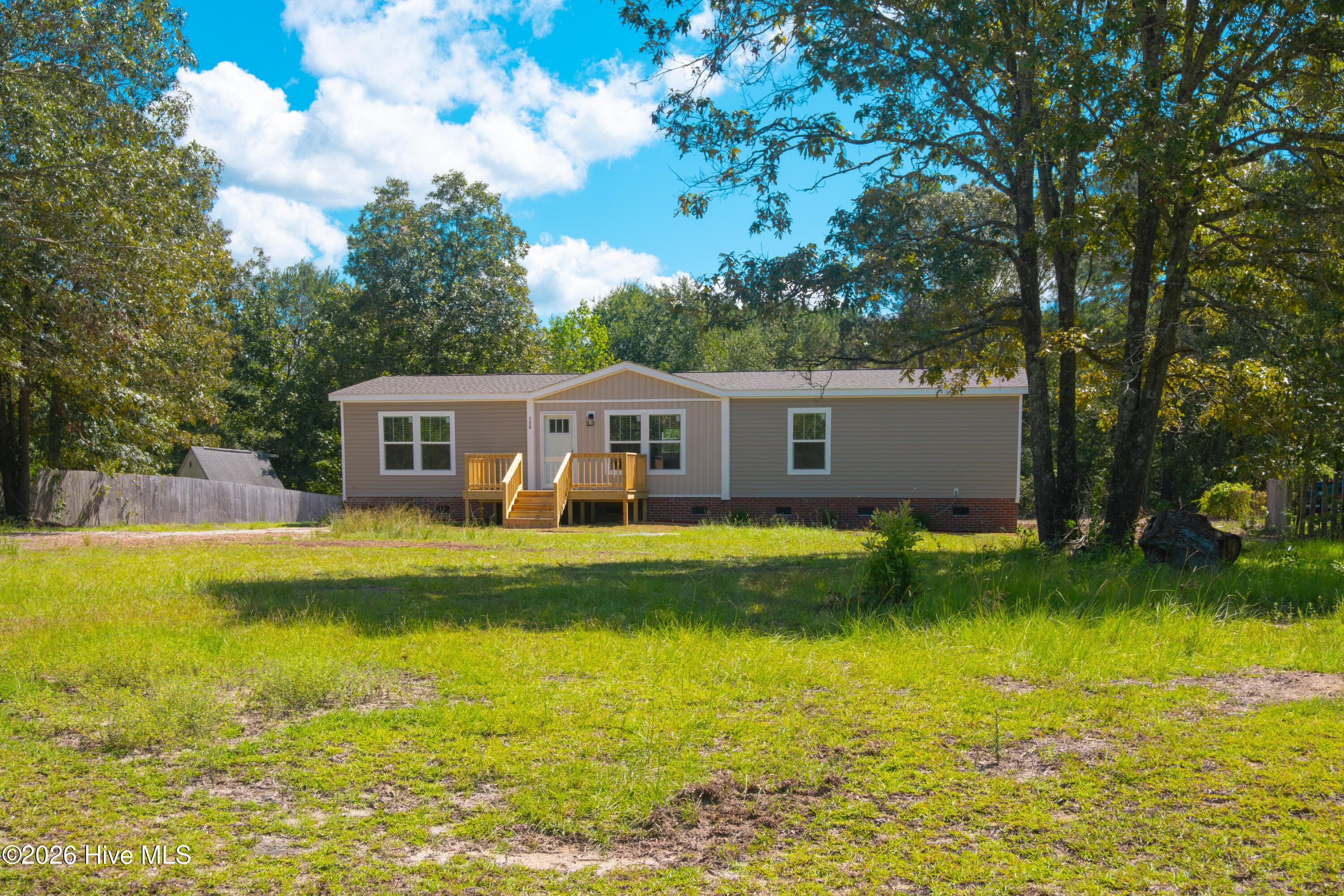 Manufactured Home at 120 Edgewater Lane, Richlands, NC 28574, photo 35 of 44