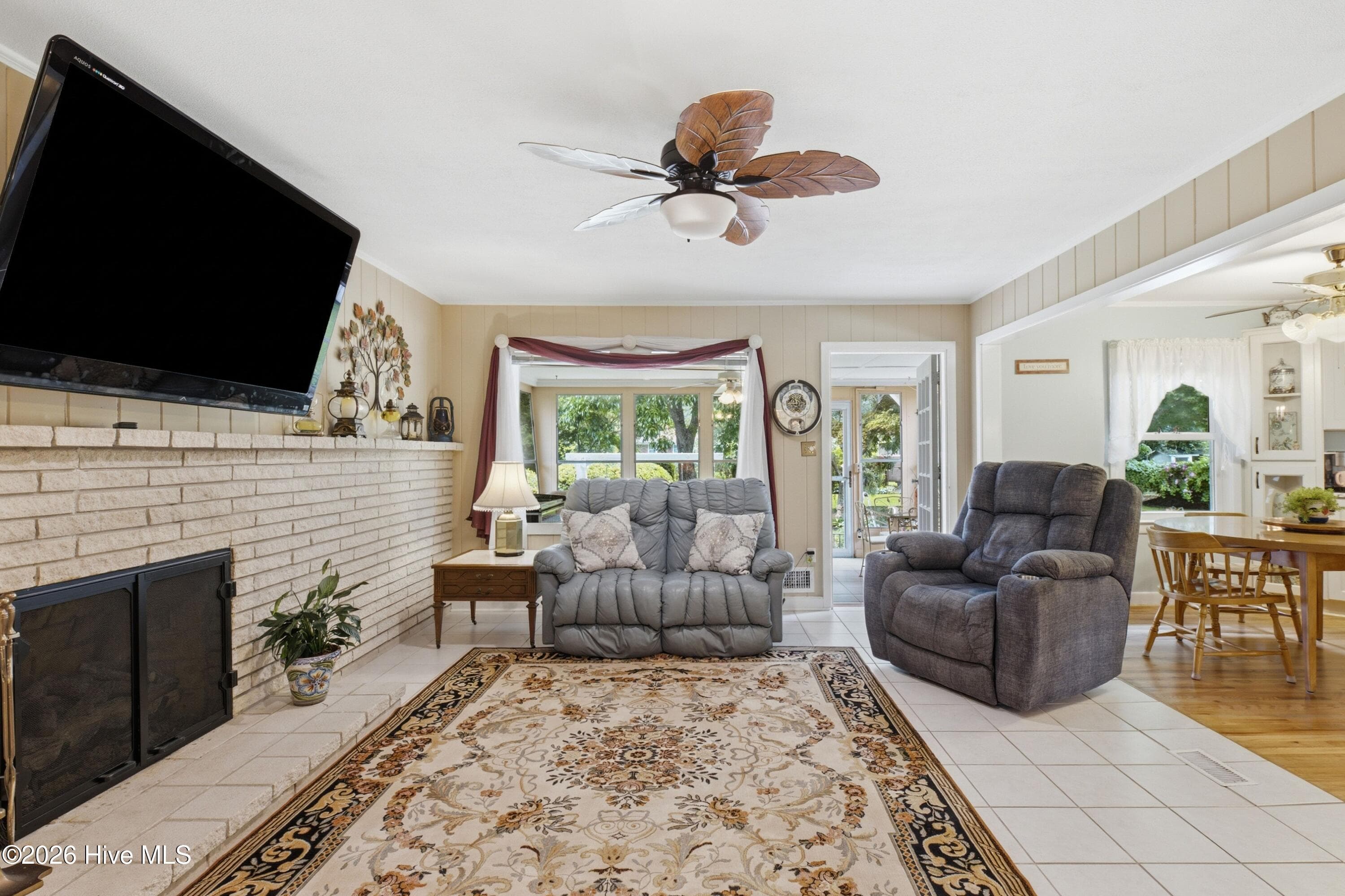 Single Family Residence at 333 Johnston Drive, Wilmington, NC 28412, photo 8 of 46