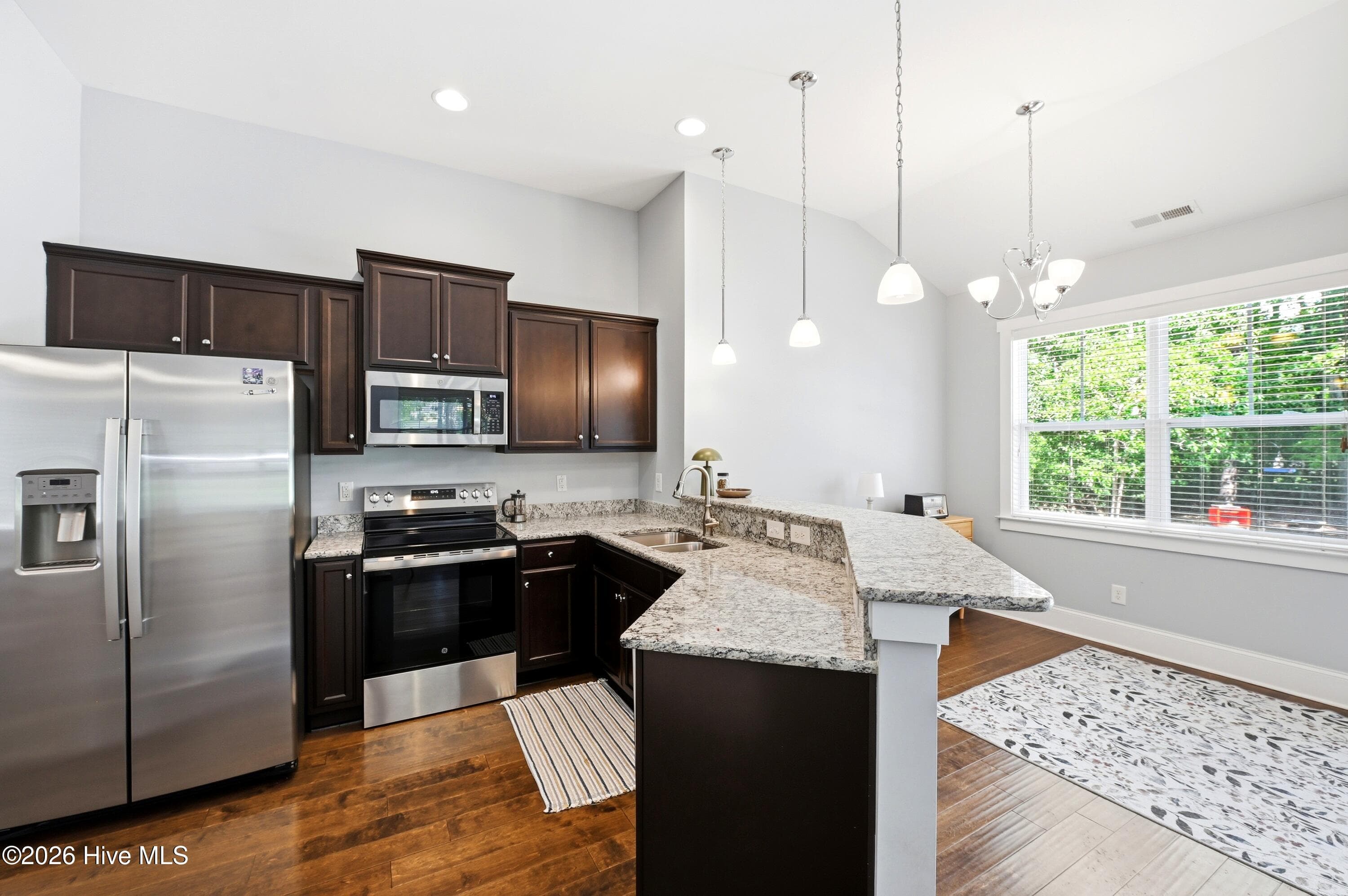 Breakfast Bar - 100 Hickory Circle, Hampstead, NC 28443