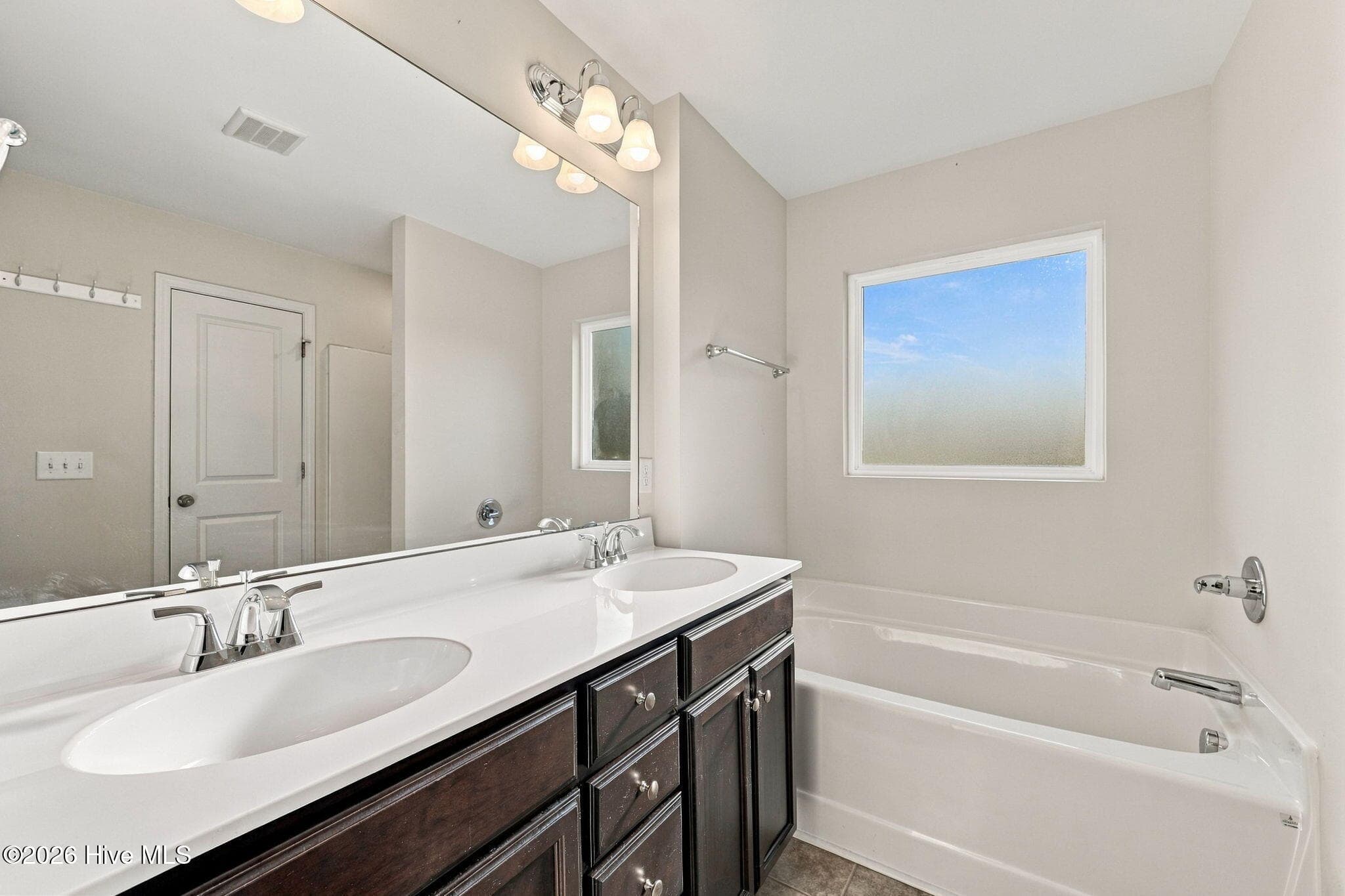 Single Family Residence at 337 James Hedrick Court, Jacksonville, NC 28540, photo 22 of 61