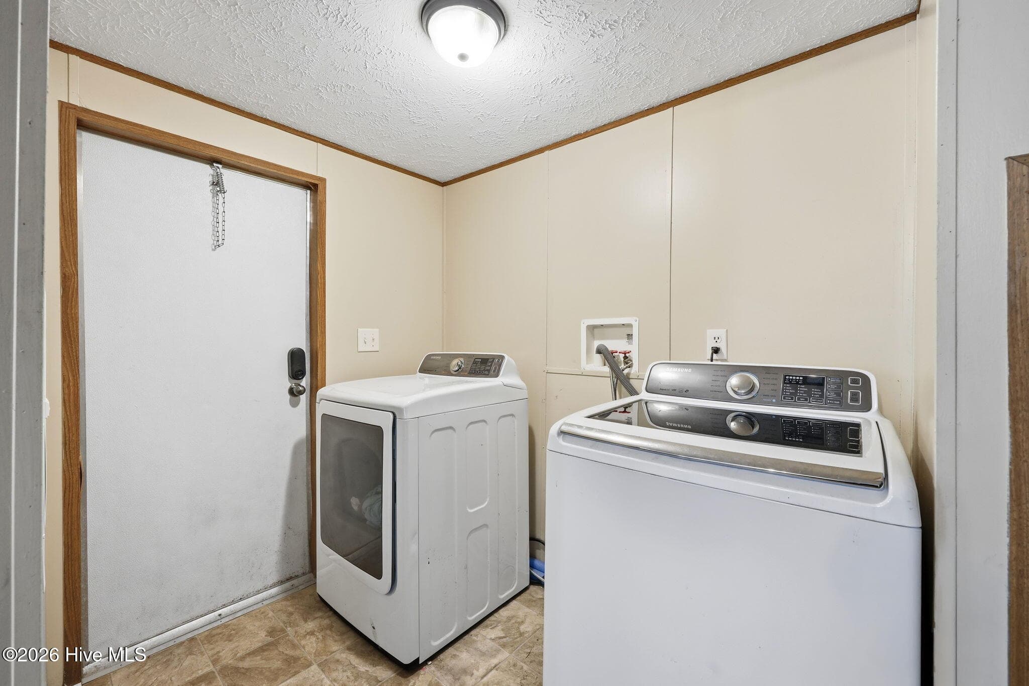 Manufactured Home at 260 Low Ground Road, Enfield, NC 27823, photo 6 of 9