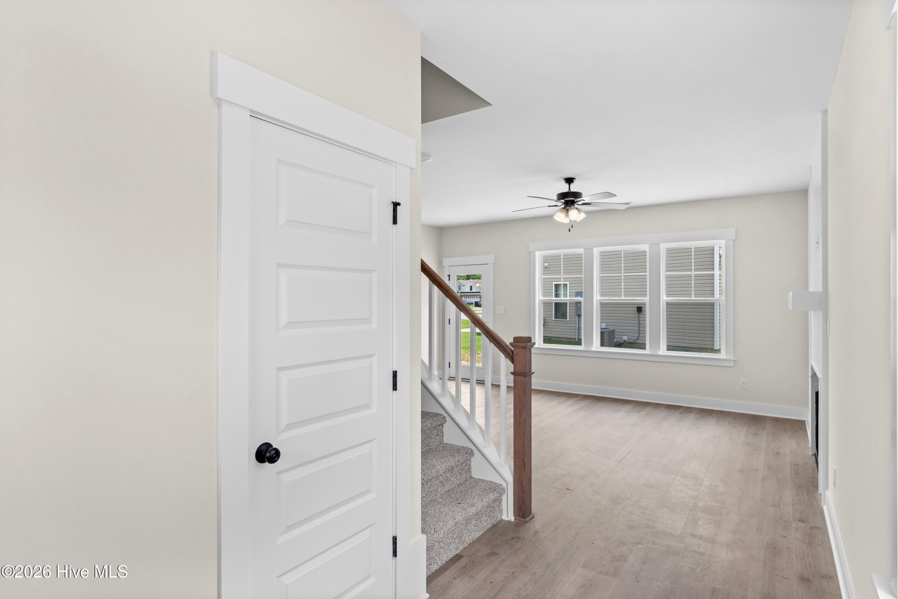 Single Family Residence at 318 Hawks Bluff Drive, New Bern, NC 28560, photo 9 of 109