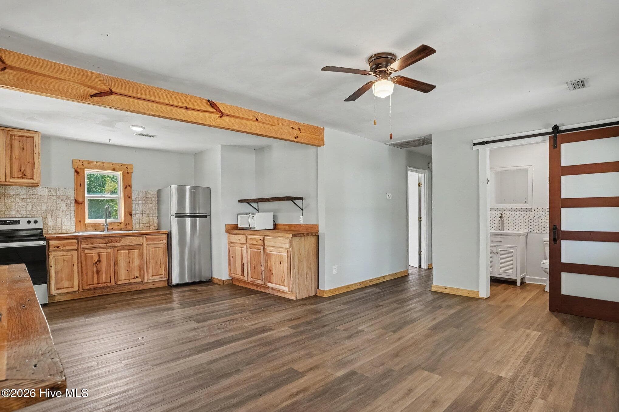 Single Family Residence at 124 N Middleton Avenue, Oak Island, NC 28465, Oak Island, photo 11 of 48