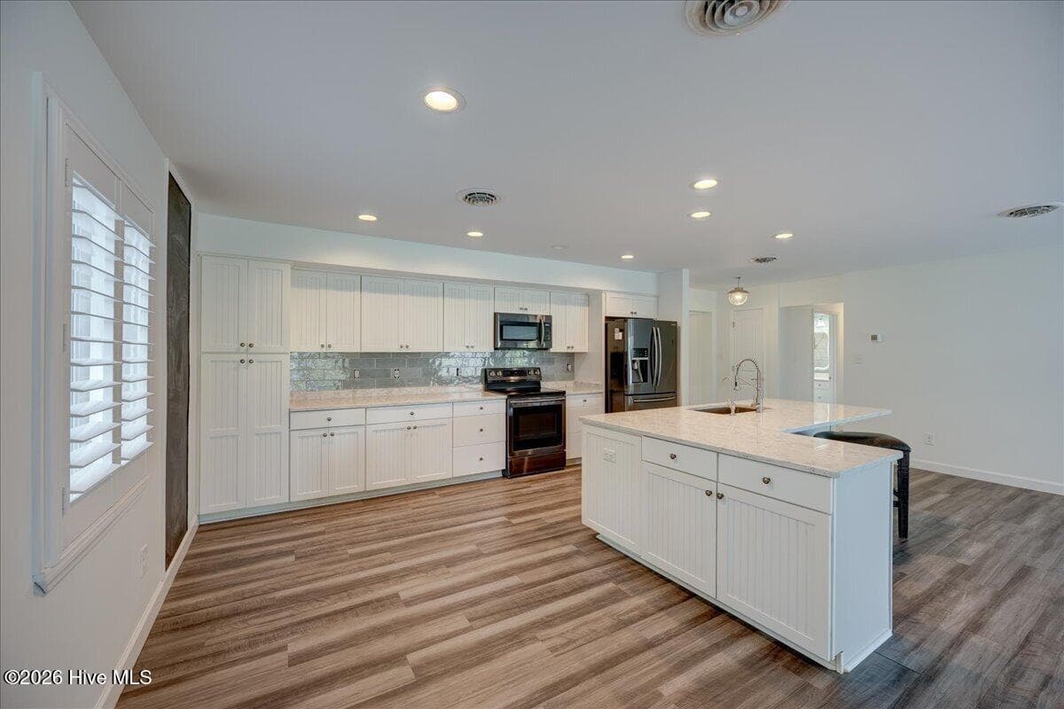 Single Family Residence at 5724 Gondolier Drive, New Bern, NC 28560, New Bern, photo 13 of 59