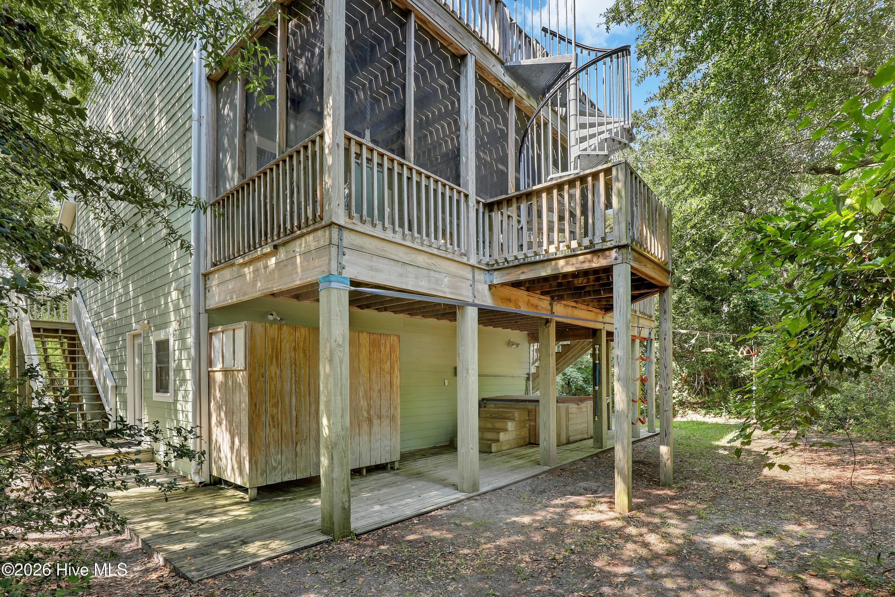 Single Family Residence at 109 Sea Urchin Court, Surf City, NC 28445, photo 26 of 49