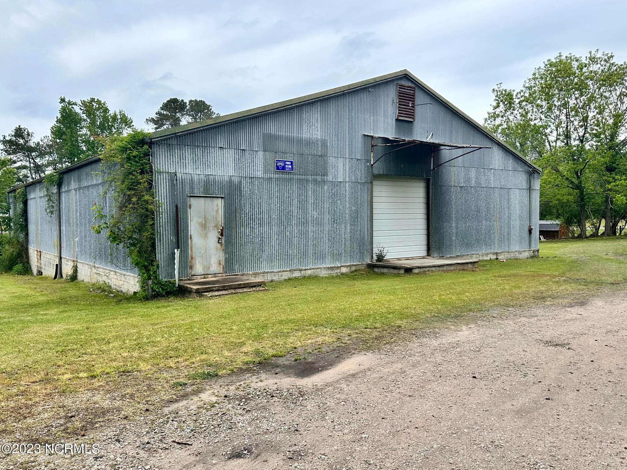 Deeded Parking at 818 W Main Street, Williamston, NC 27892, photo 9 of 20