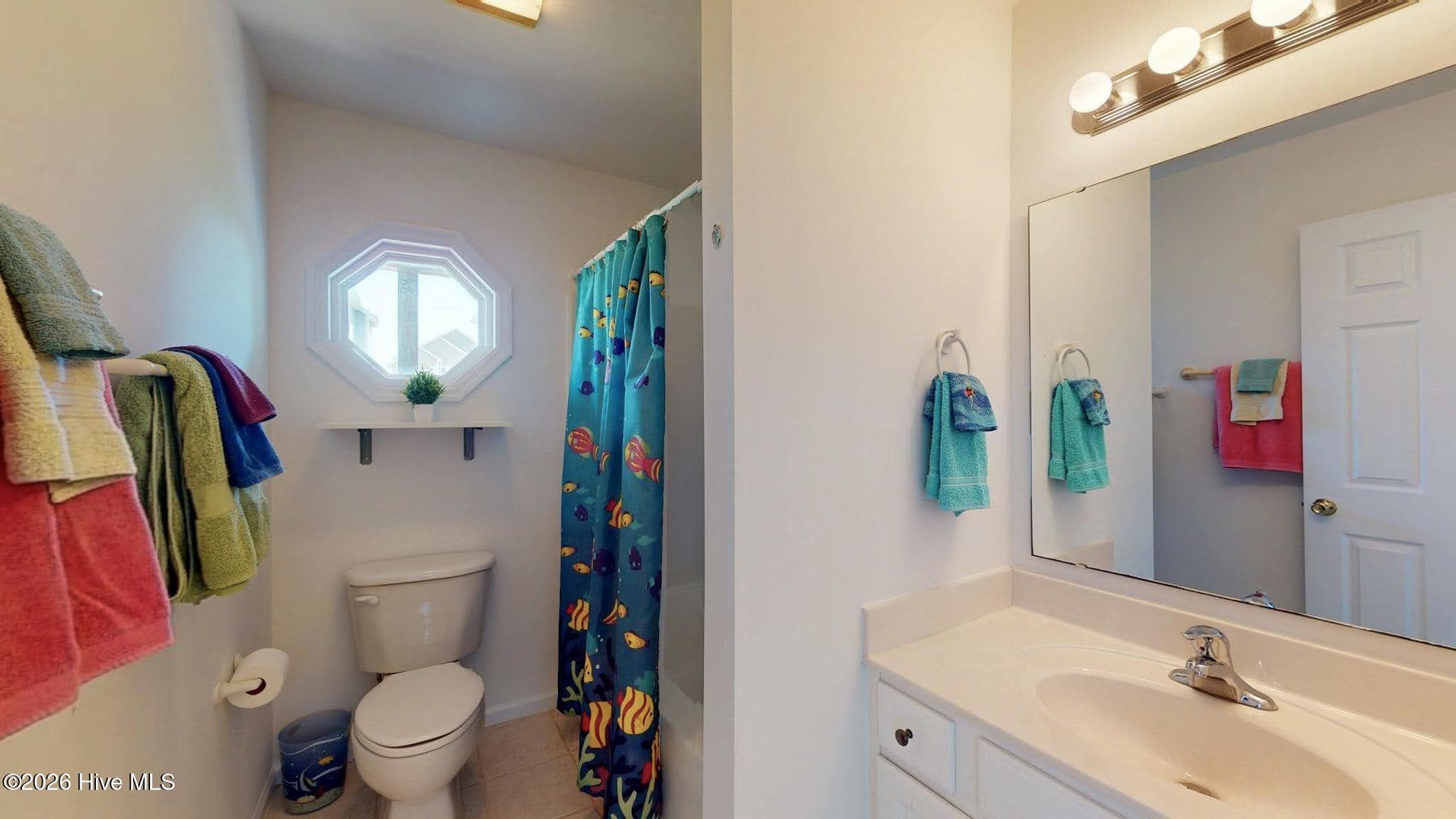 Shared hall bath - 2nd level - 58 N Ridge, Surf City, NC 28445