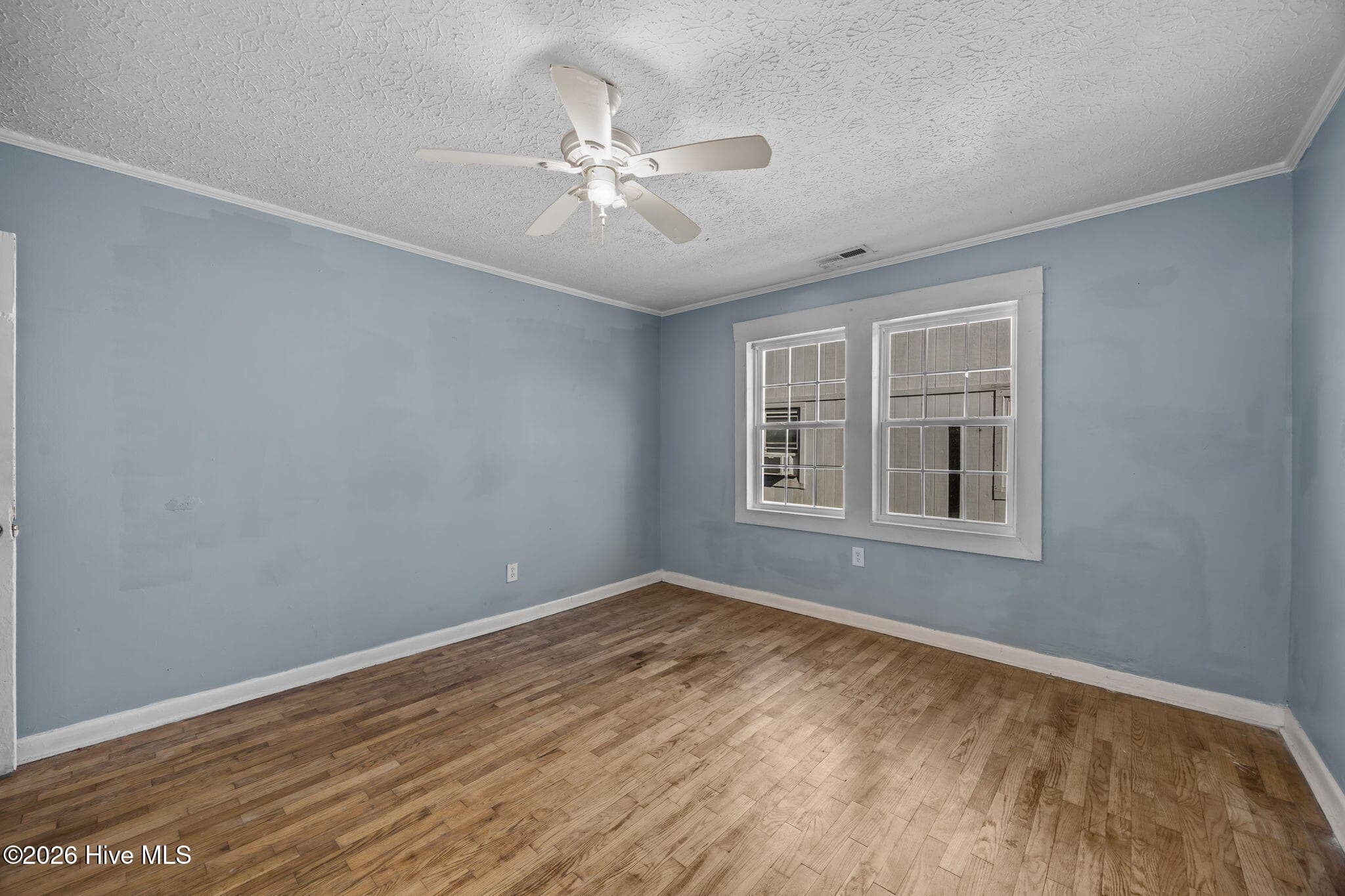 Single Family Residence at 1402 Wooster Street, Wilmington, NC 28401, photo 4 of 7