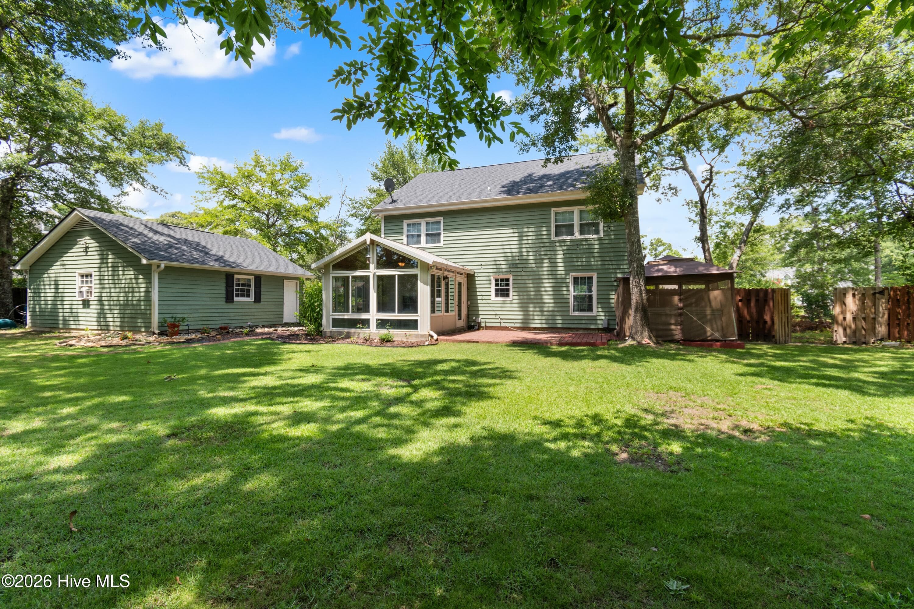 Single Family Residence at 518 Highgreen Drive, Wilmington, NC 28411, photo 2 of 6