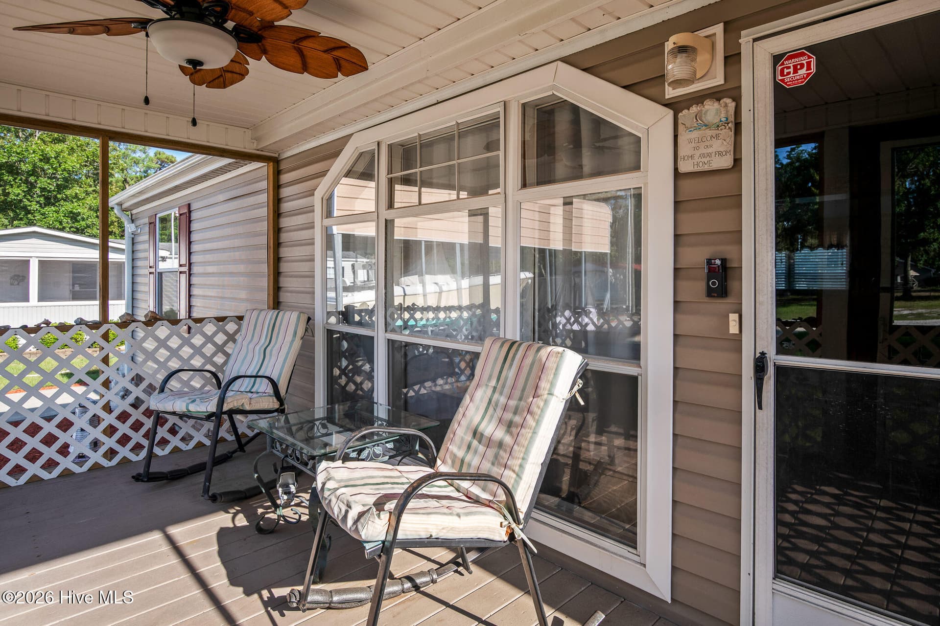 Manufactured Home at 1989 Scotch Sea Lane SW, Supply, NC 28462, photo 19 of 49