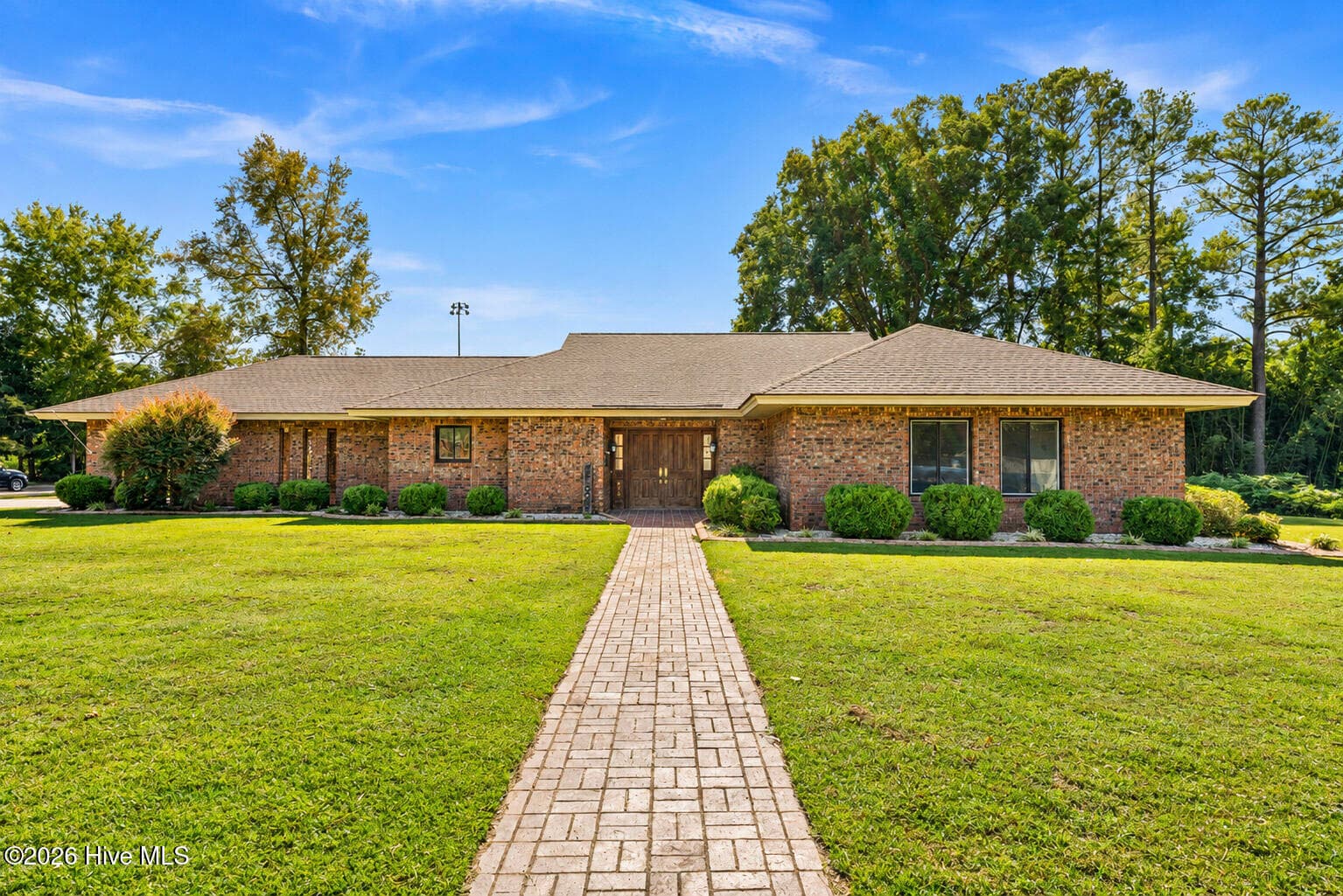 Single Family Residence at 616 E Murphy Street, Wallace, NC 28466, photo 4 of 122